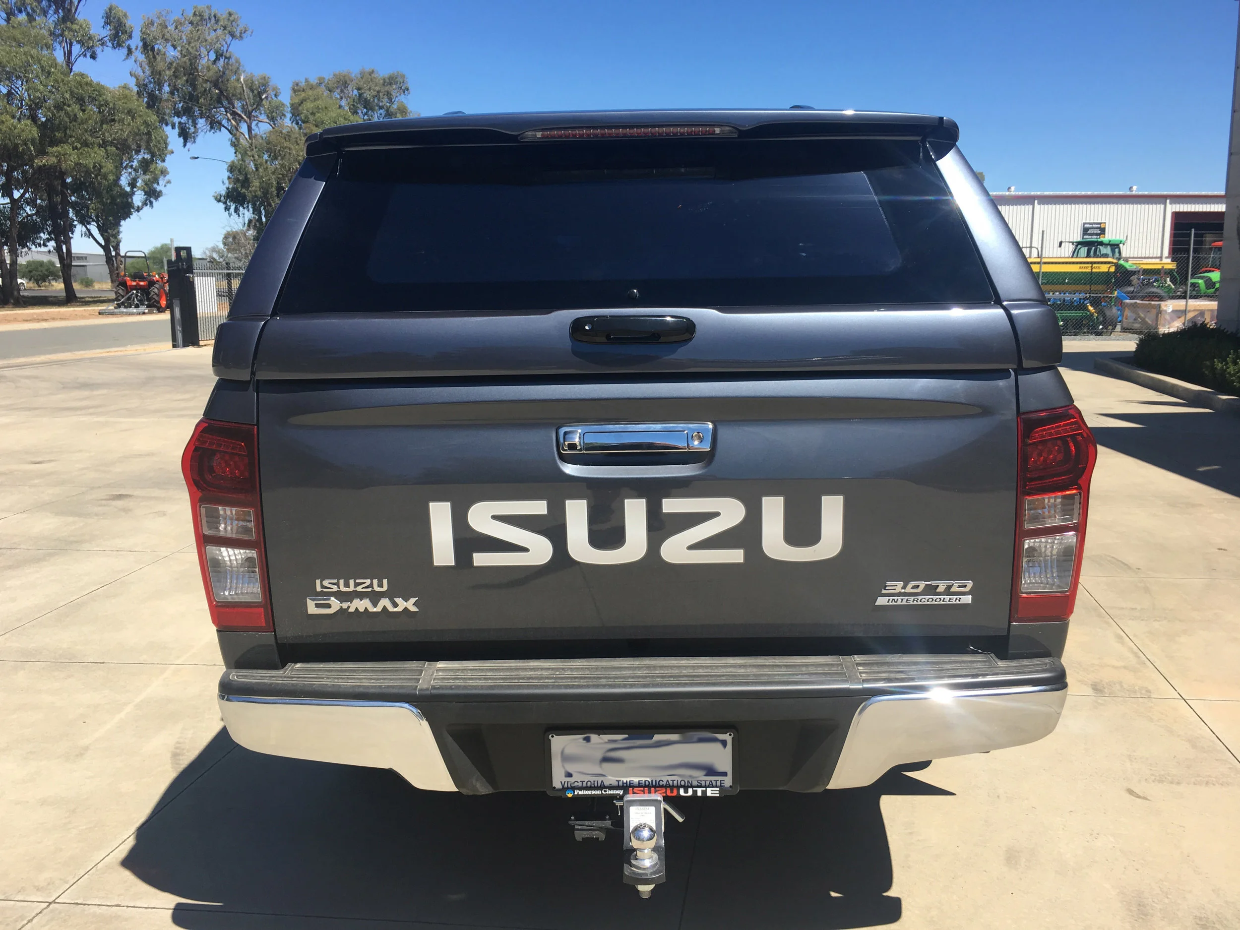 Level roof canopy for Isuzu Dmax