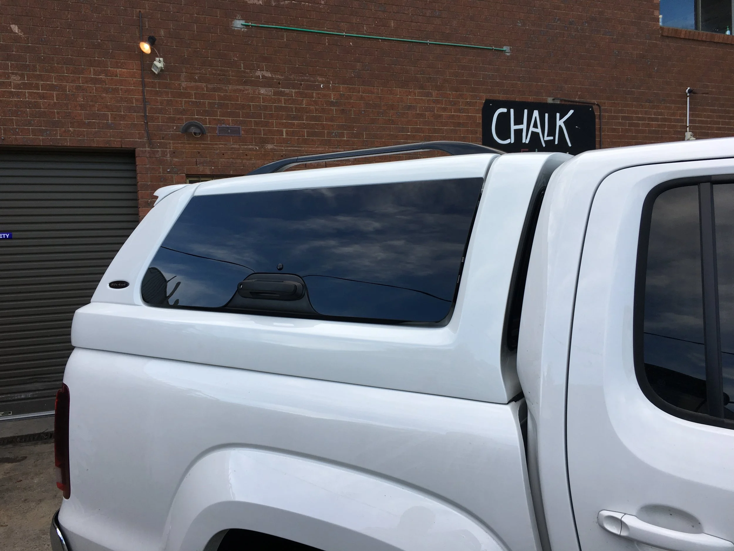 Volkswagen Amarok White 2.JPG