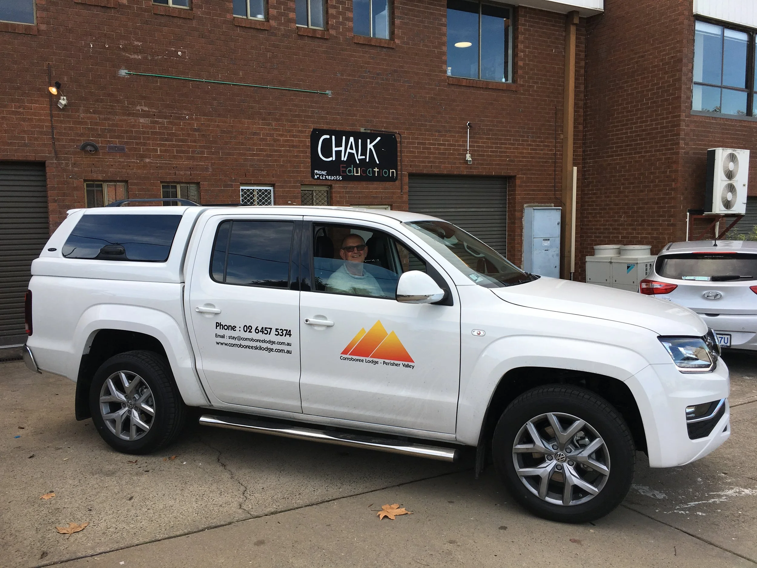 Volkswagen Amarok White ELITE.JPG