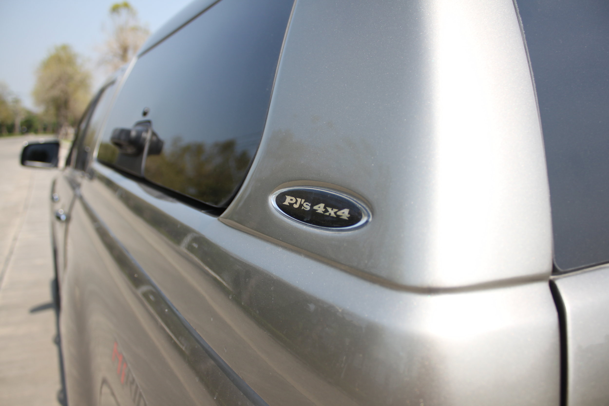 Should I chose an ABS Plastic or fibreglass canopy?