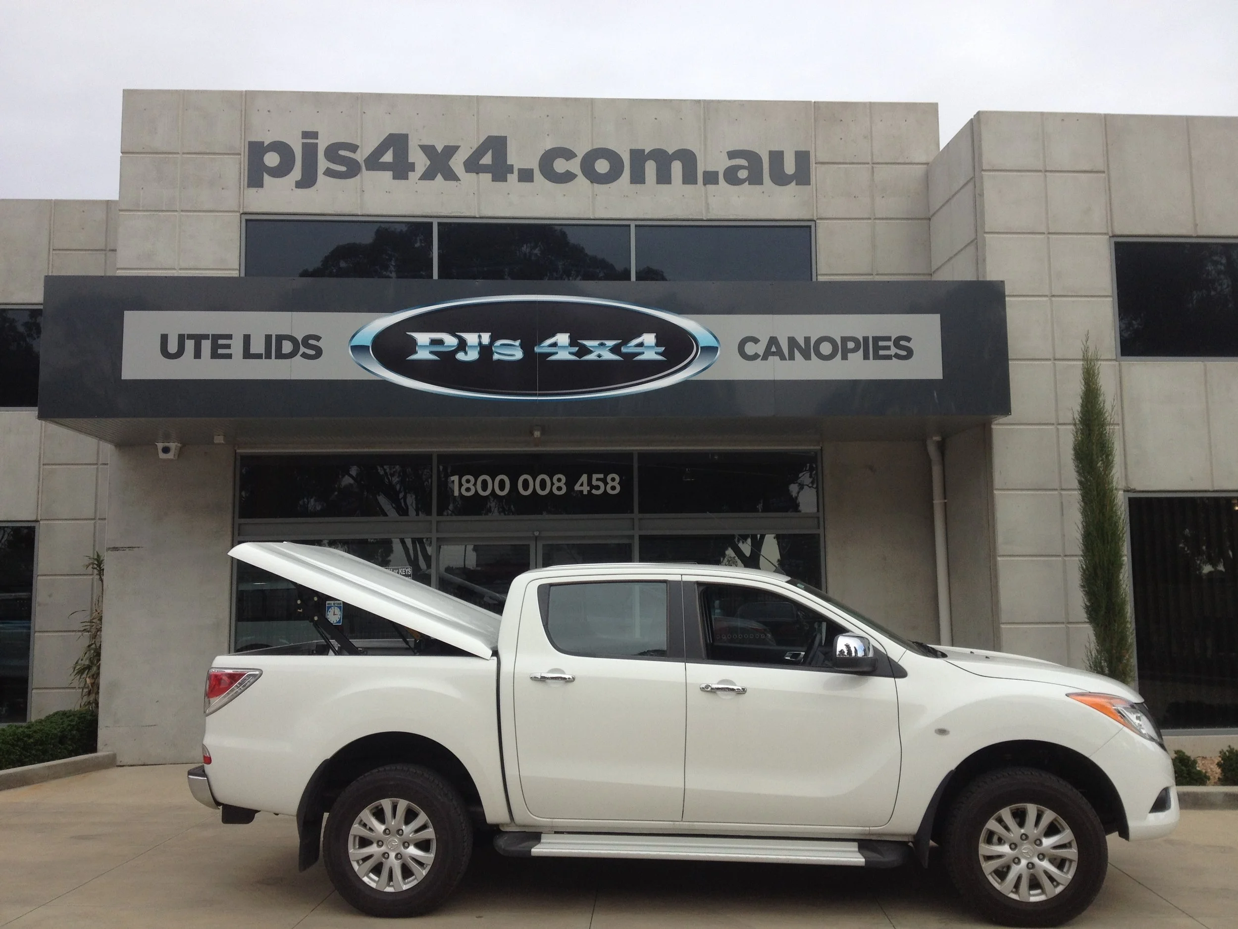 Mazda Top Up Lid Standard White 7.JPG