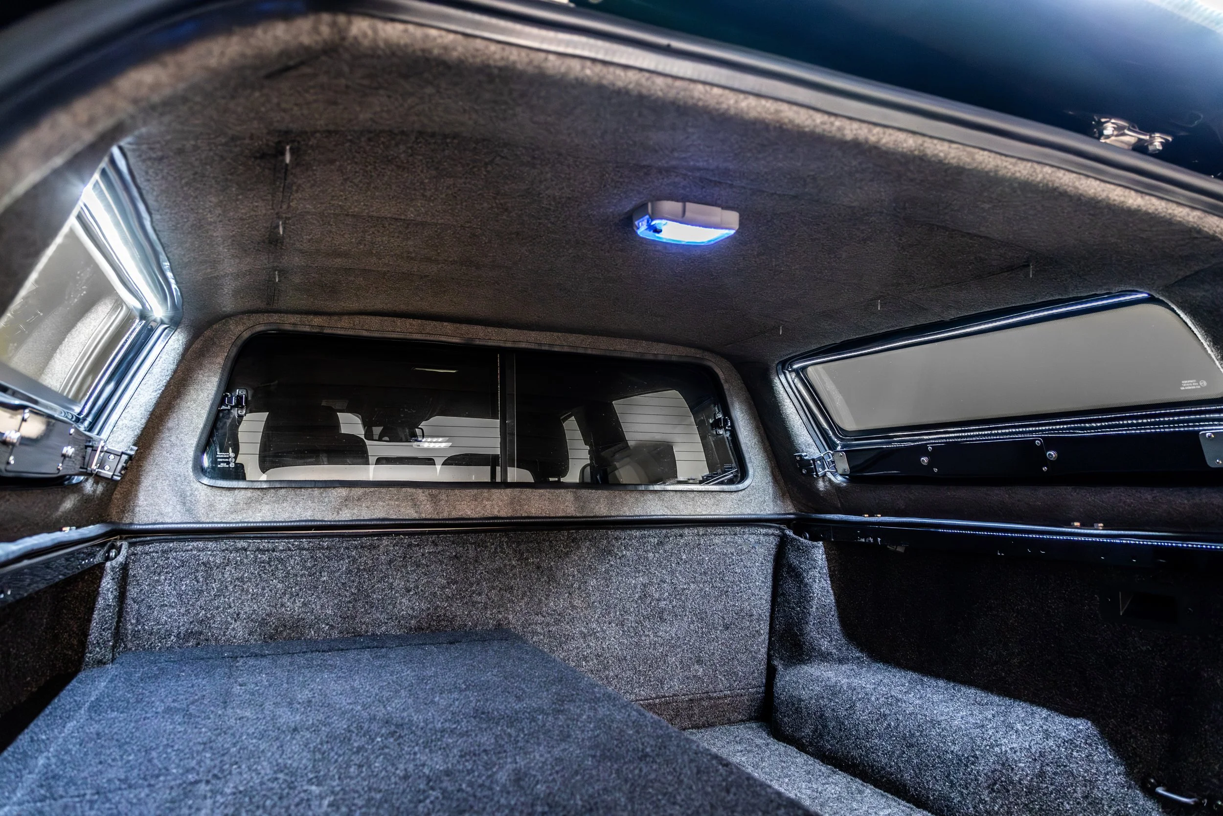  Fibreglass vs Aluminium Tub Top Canopies: What’s the Real Difference?