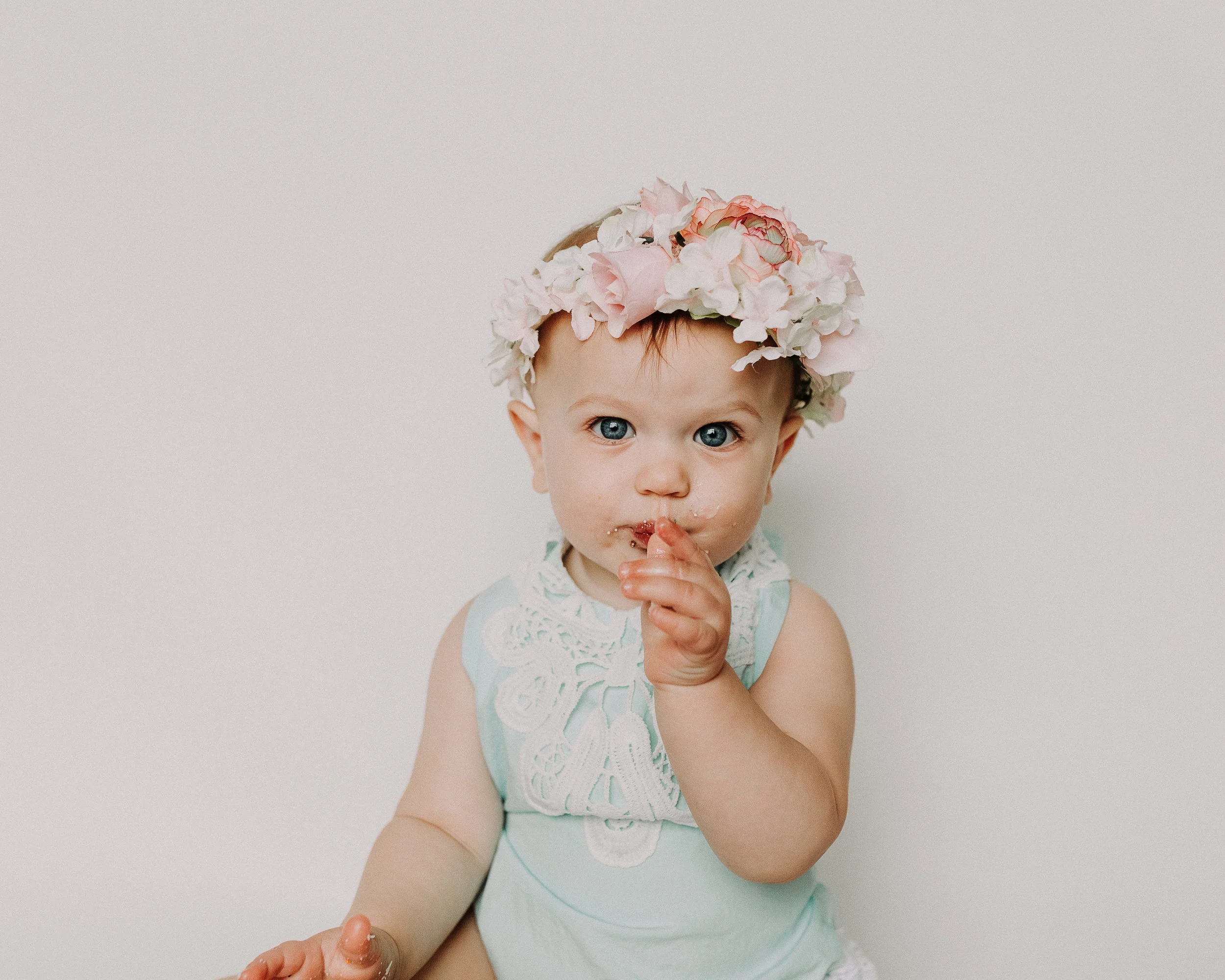 CakeSmash-Photographer-Bellingham-WA-Brianne-Bell-Photography-(Kinley).jpg
