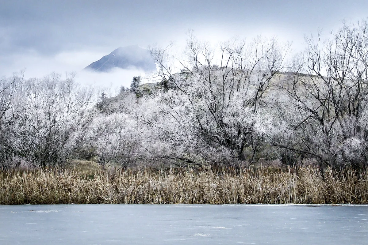 diamond-lake-frozen-photo.jpg