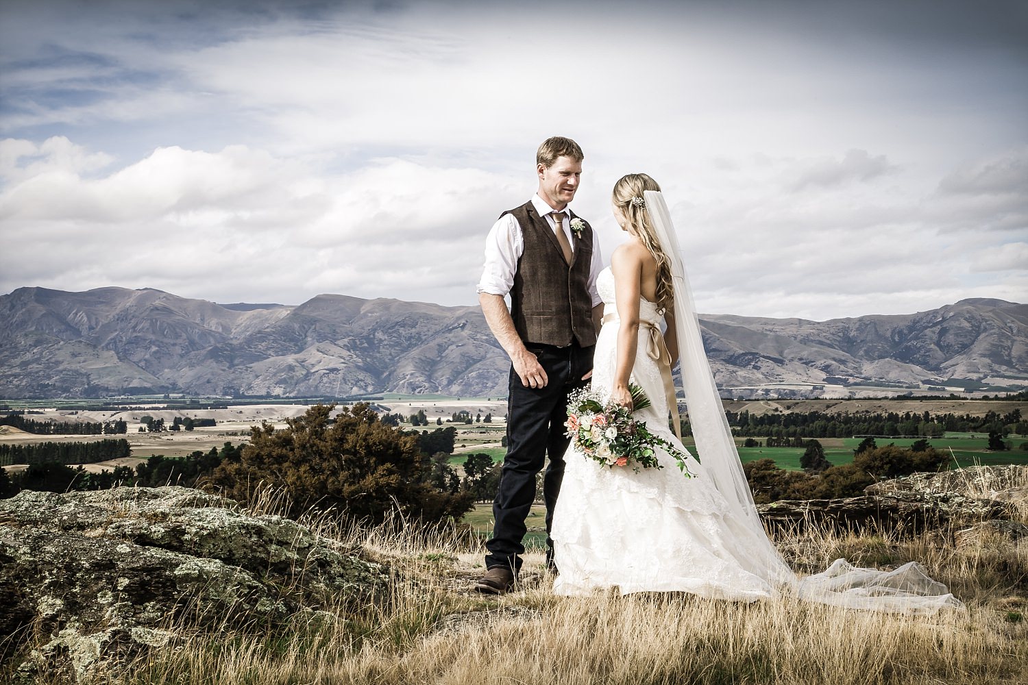 criffel-woolshed-wanaka-wedding-43.jpg