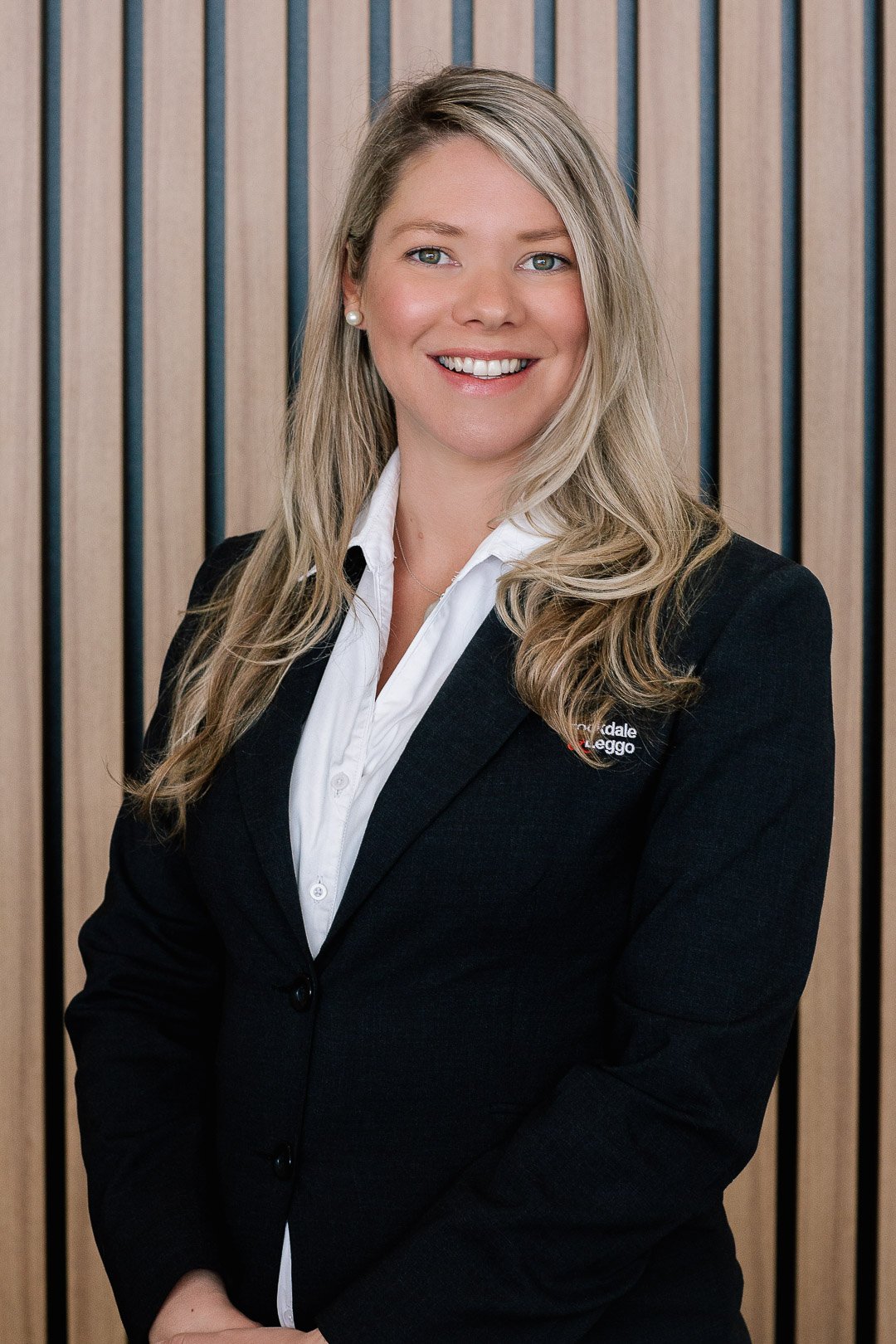 Sally McCann Photographer - geelong photographer - geelong headshot photographer - geelong portrait photographer