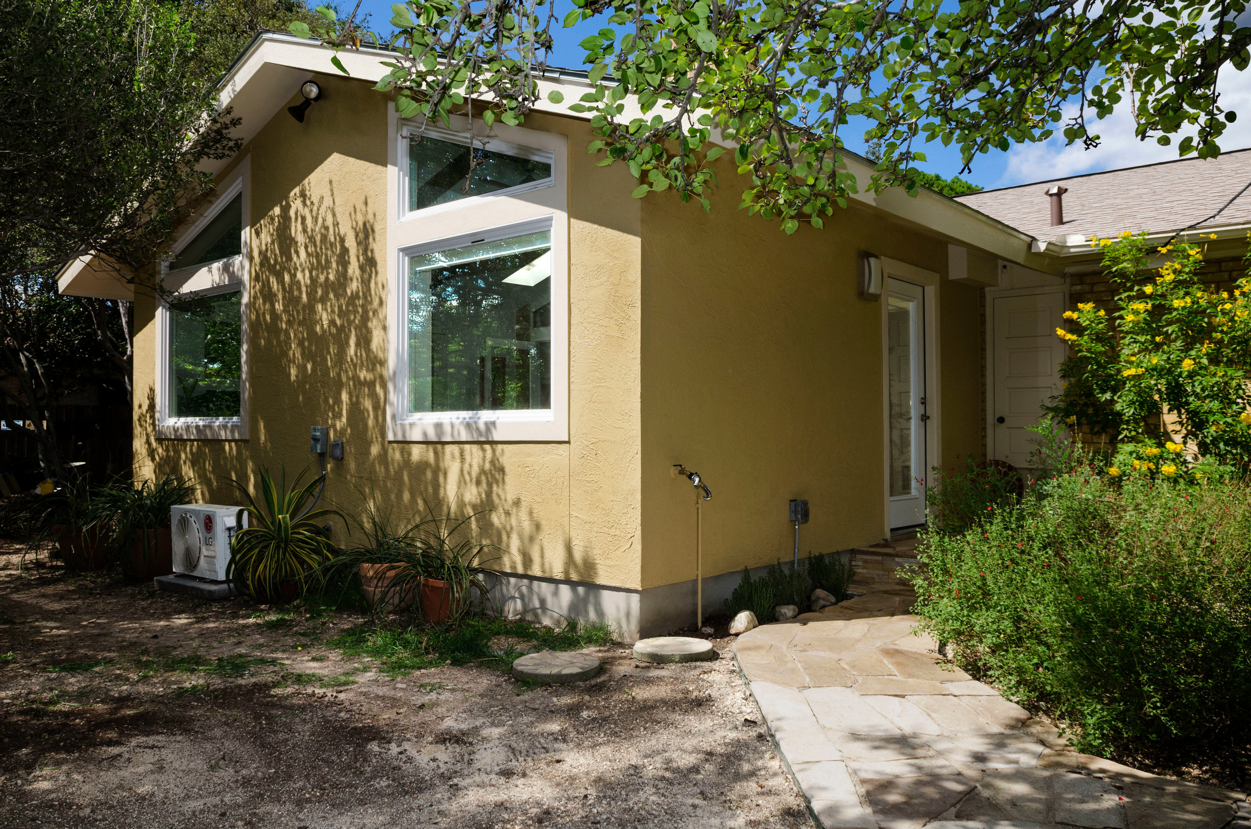 Burnside Exteriors_0021_HiRes.jpg