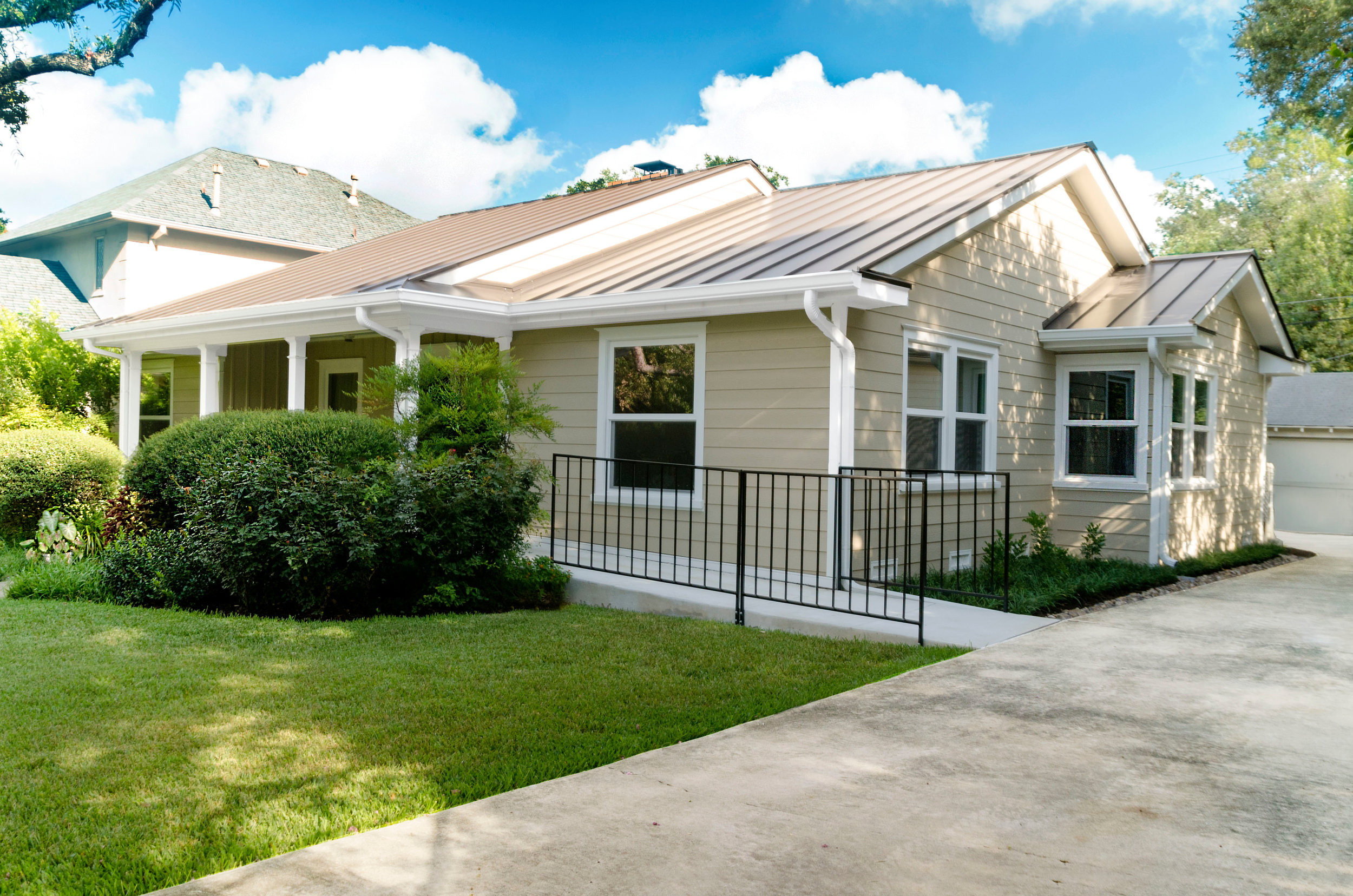 Rokovich Exterior20160809_12_HiRes.jpg