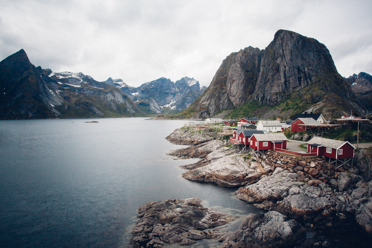 magnolia_mountain_lofoten_rain_rorbuer_XX.jpg