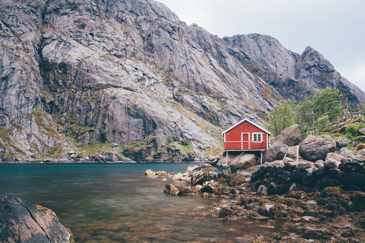 magnolia_mountain_lofoten_rain_rorbuer_XIV.jpg