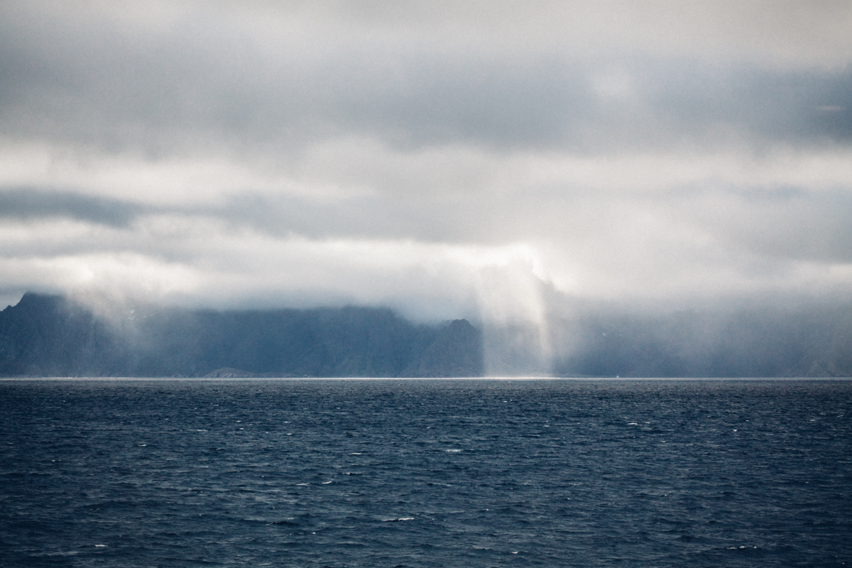 magnolia_mountain_lofoten_II.jpg