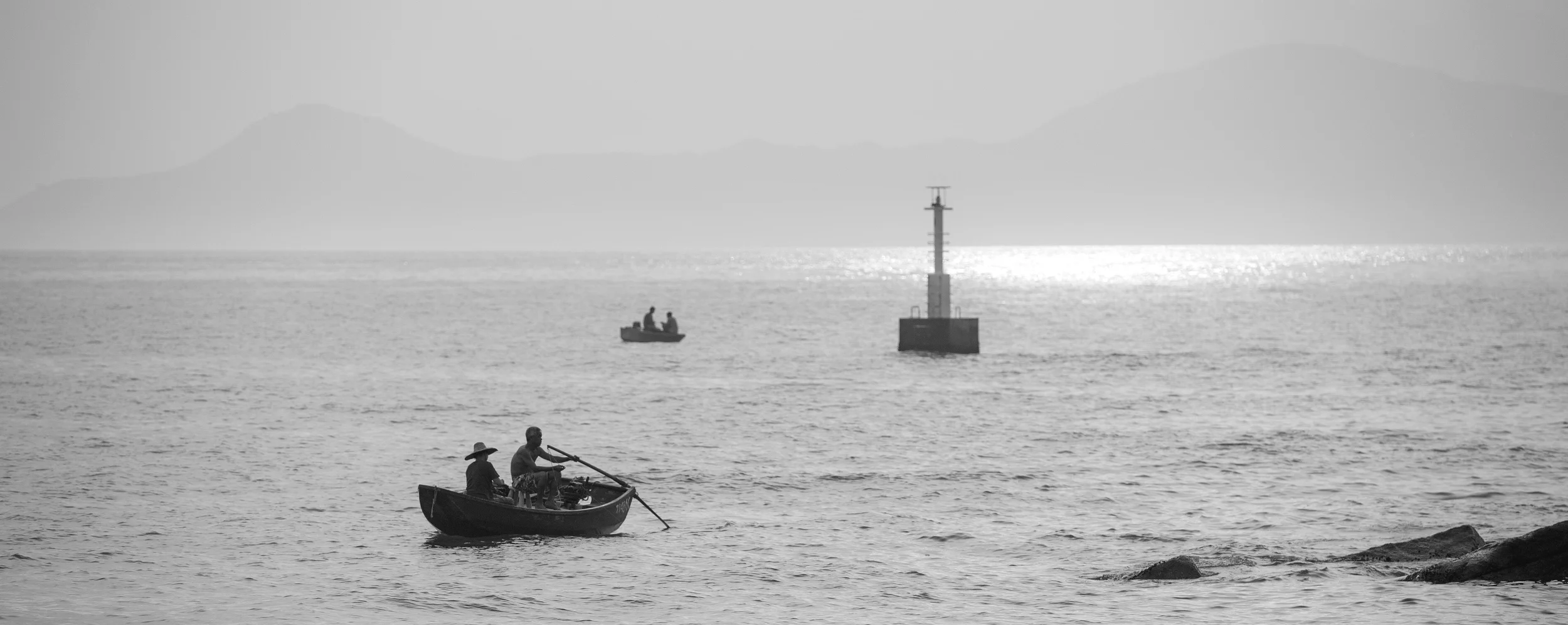 sunset at yung shue wan bw.jpg