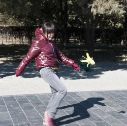 girl+kicking+shuttlecock.jpg