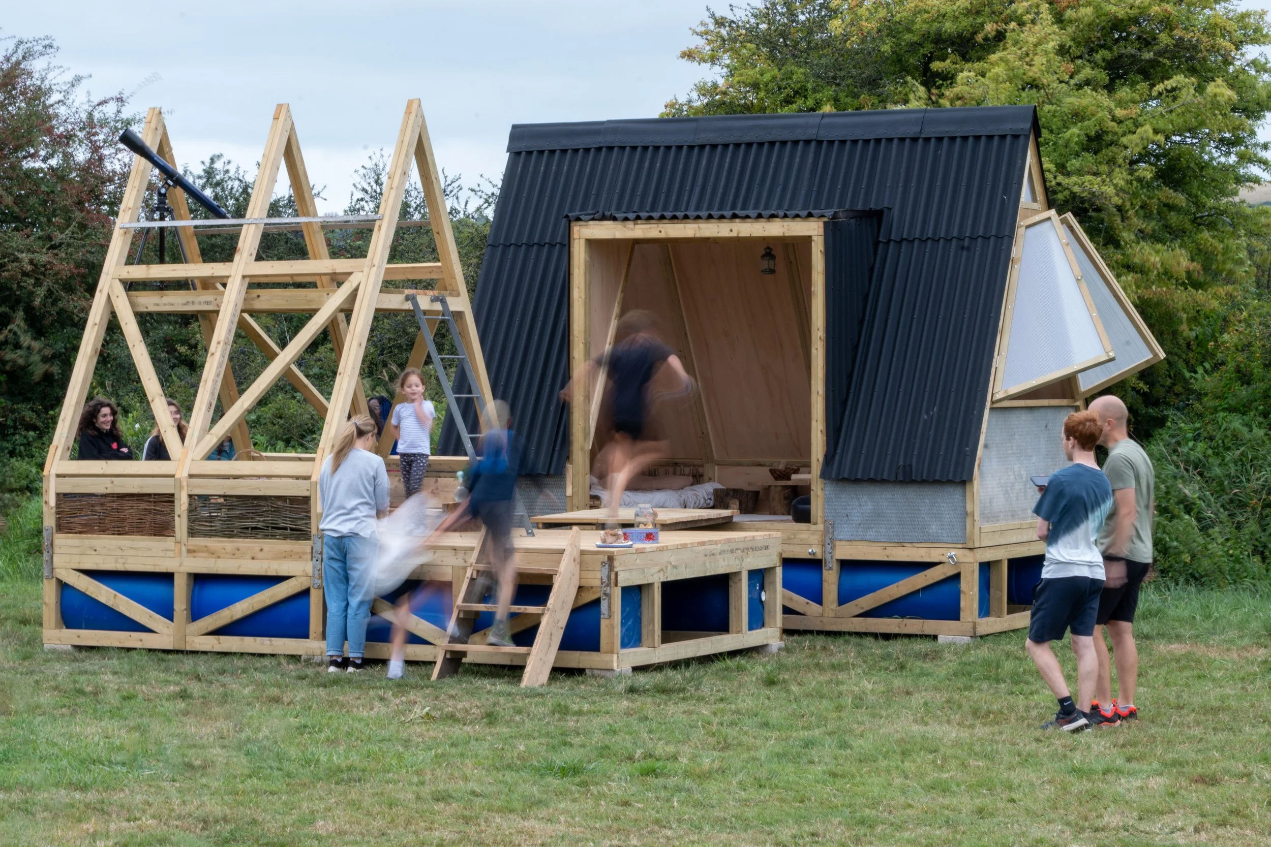 Warren Farm Floating Futures . UK