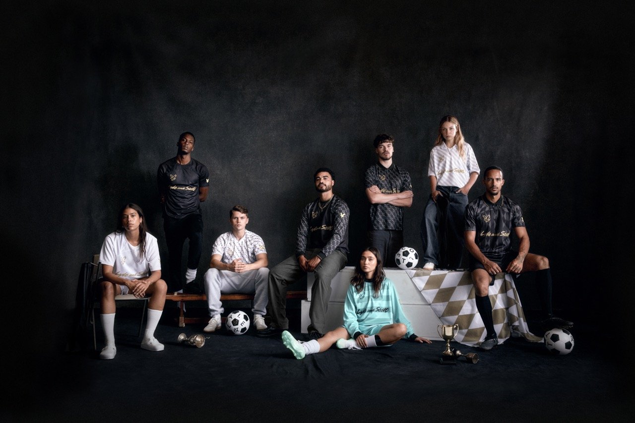 GROUP.SHOT.1.795.300dpi. copy Large.jpeg