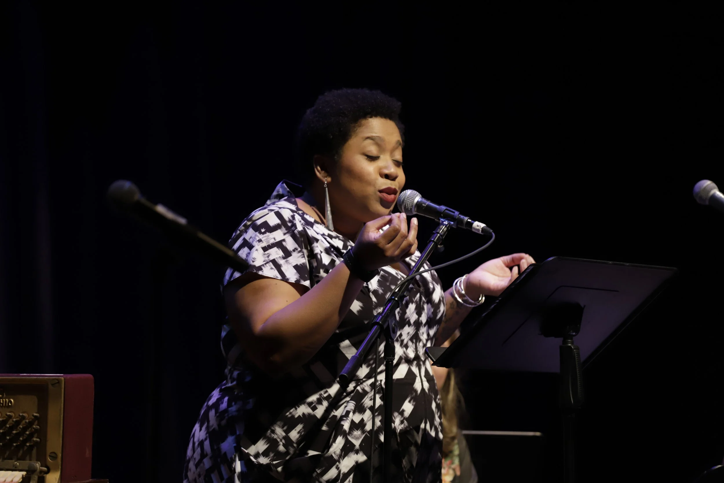  Crystal Monee Hall, vocalist 