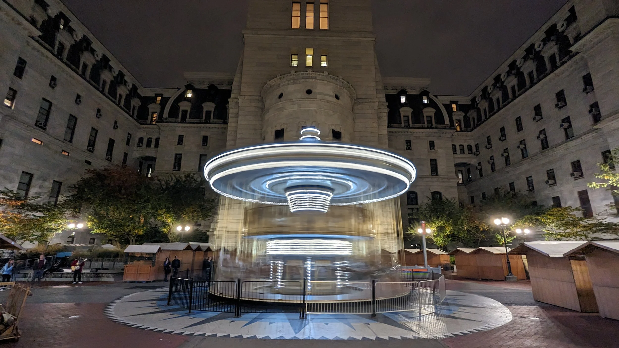 PXL_20231111_224658945.LONG_EXPOSURE-01.COVER.jpg