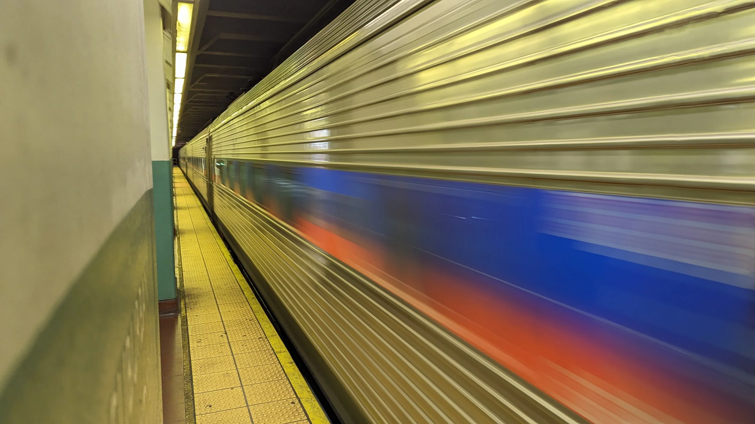 PXL_20231112_015030959.LONG_EXPOSURE-01.COVER.jpg