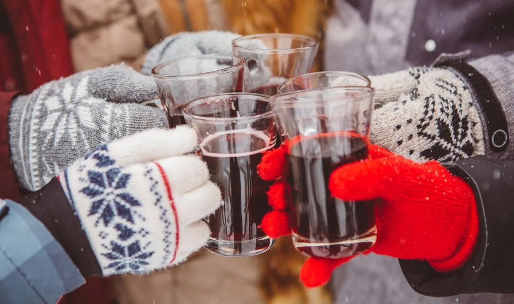 The role of objects in owning the seasonal serve