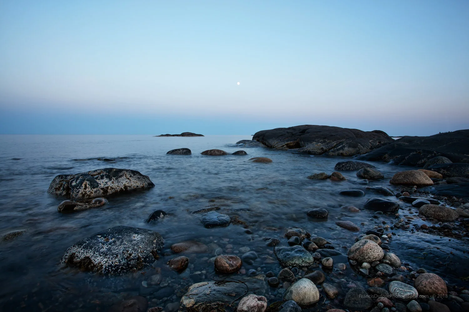 FD_IMG_8126_canada_quebec_pentecote_moon_rocky_coast
