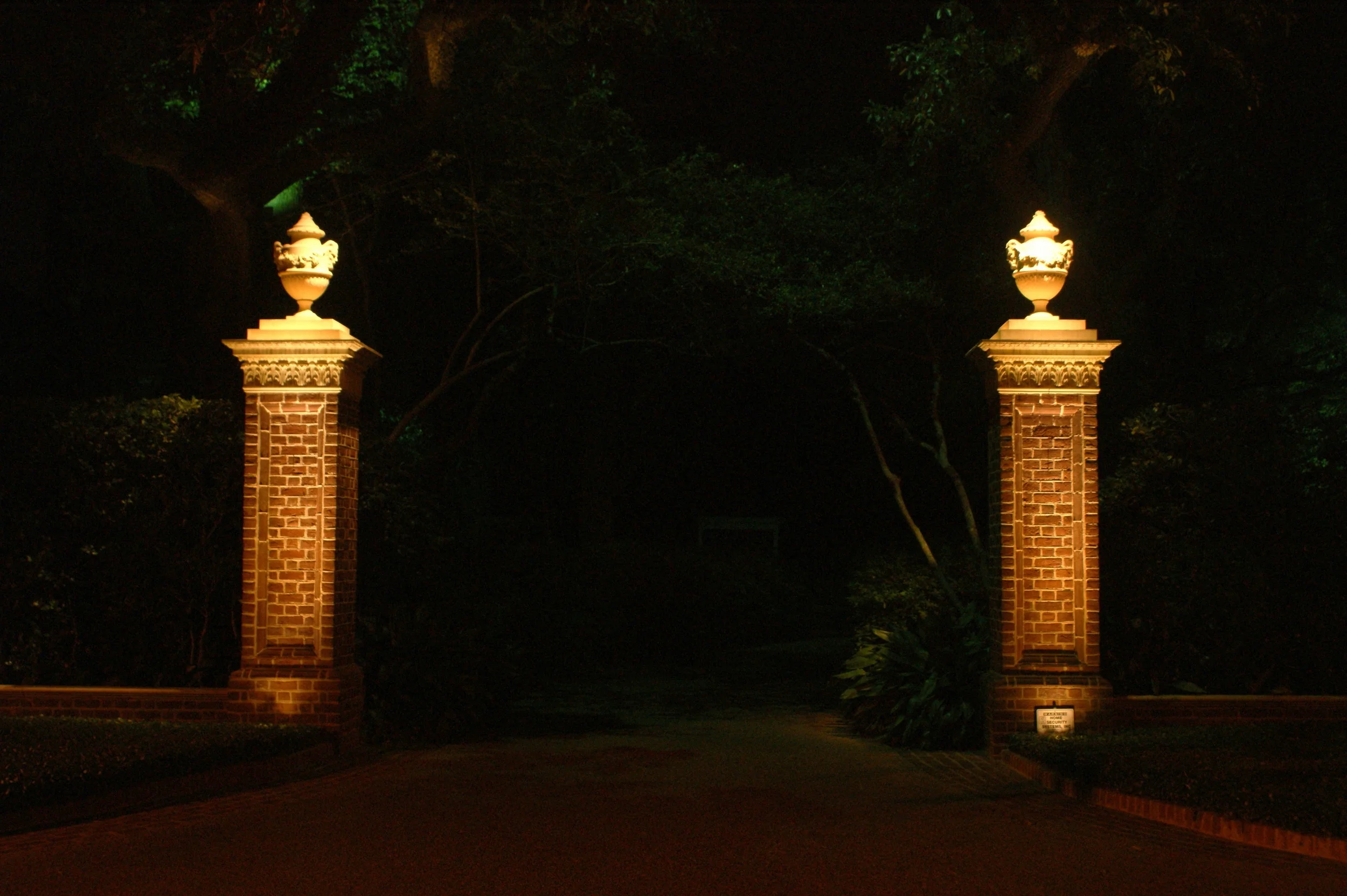 HOUSTON LANDSCAPE LIGHTING