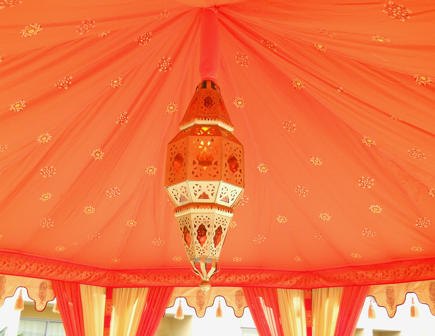 raj-tents-lighting-glowing-moroccan-lamp.jpg