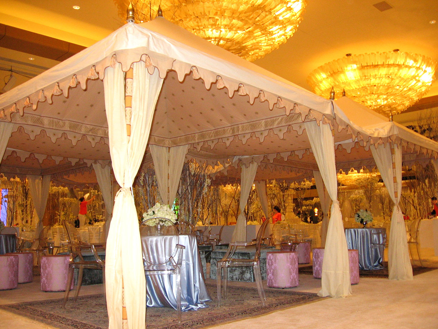 raj-tents-ballroom-transformation-honeyglow.jpg