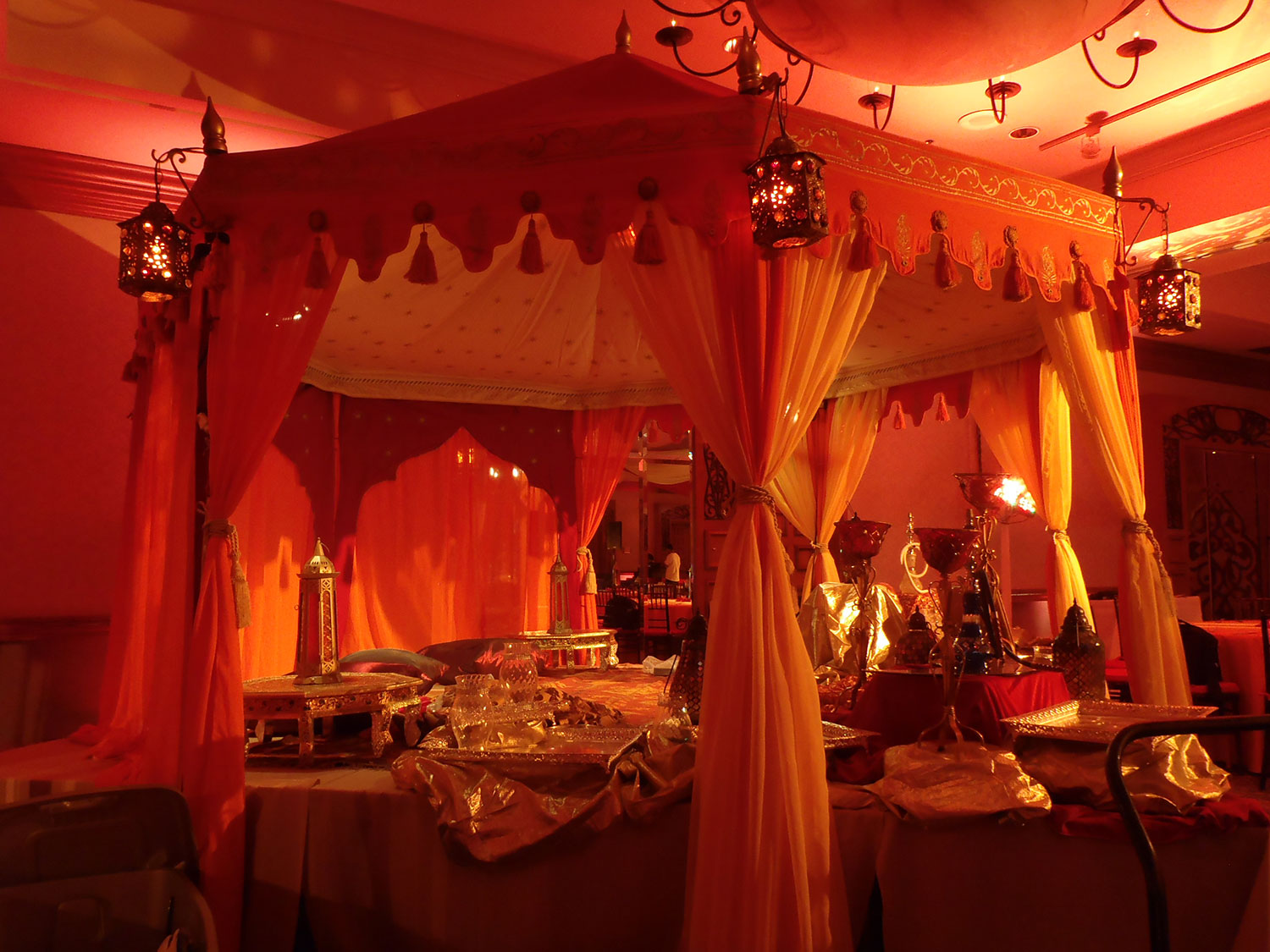 raj-tents-indian-theme-buffet-pavilion.jpg