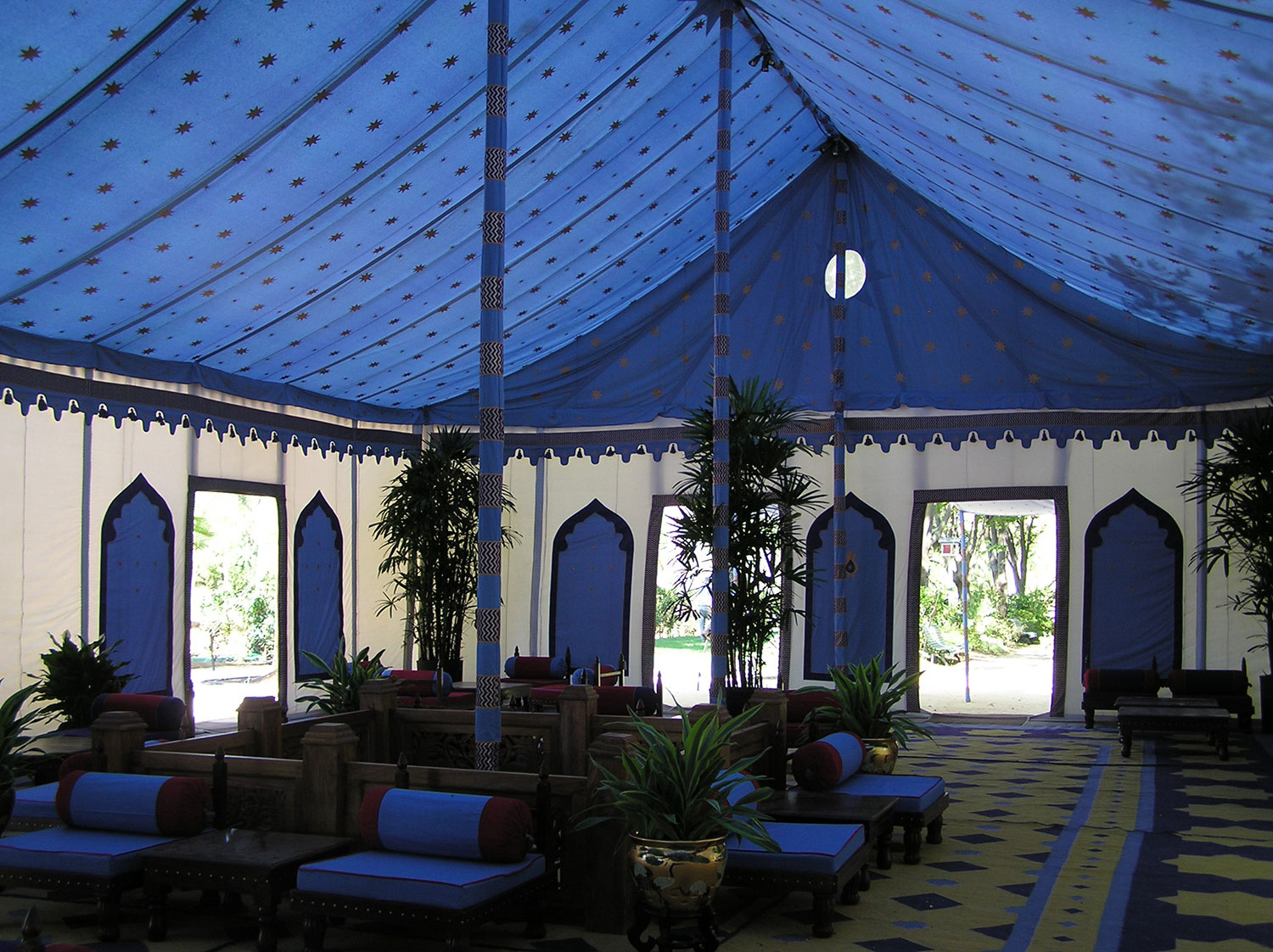 raj-tents-other-themes-louis-xv.jpg