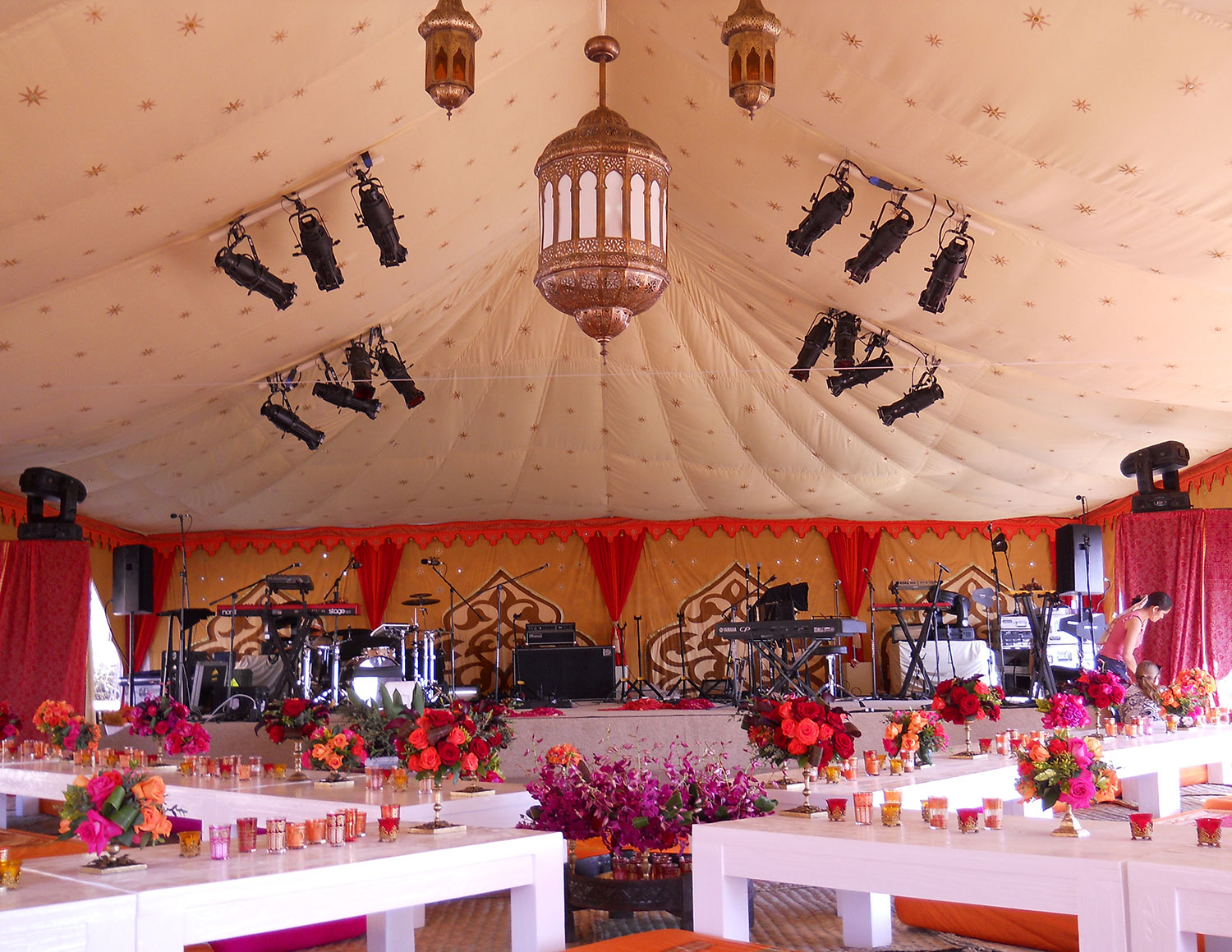 raj-tents-destination-weddings-stage-setting.jpg