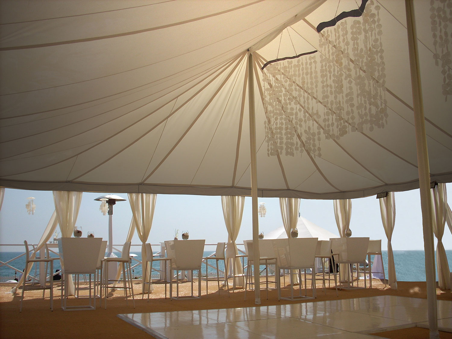 raj-tents-beach-chic-theme-seating.jpg