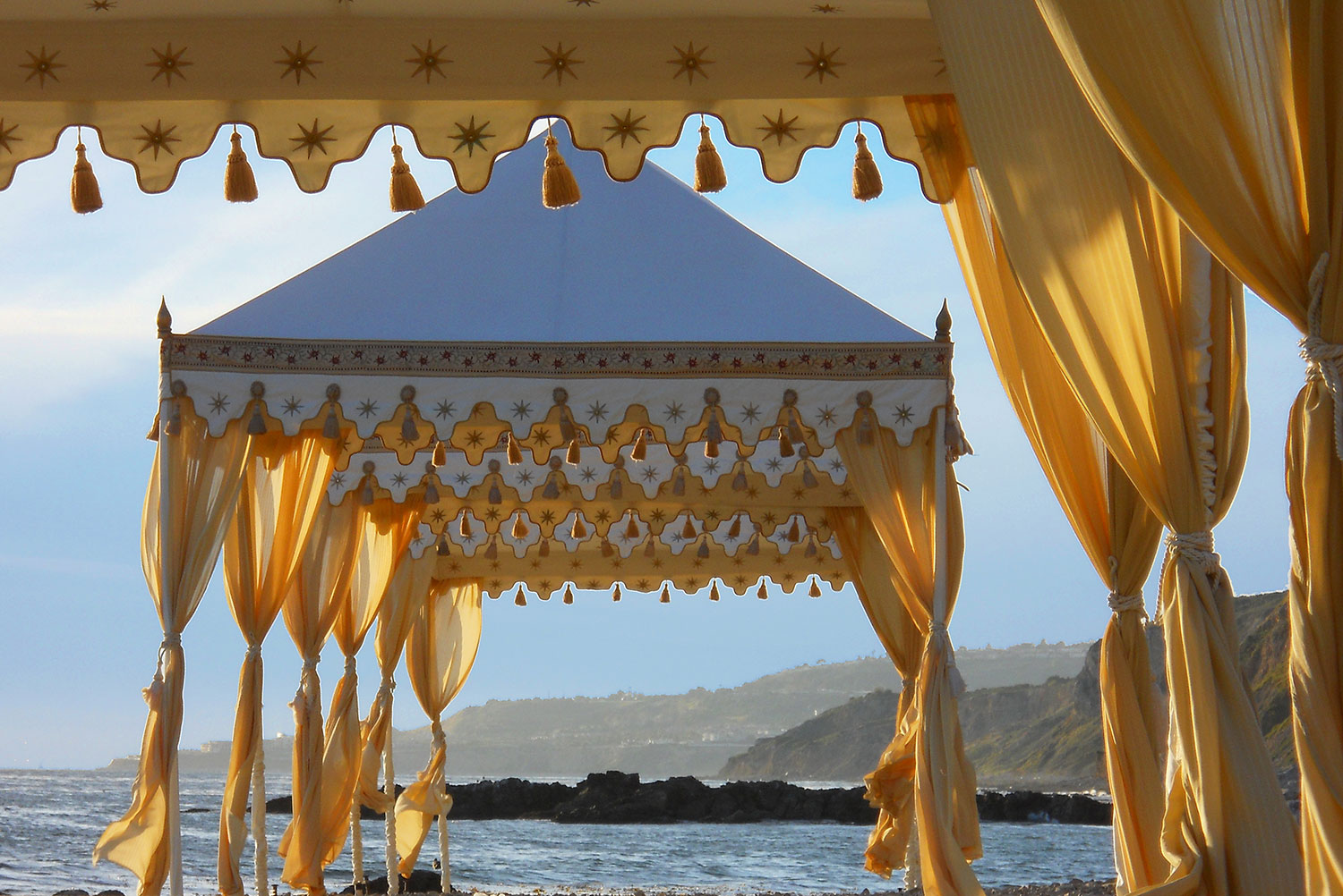 raj-tents-beach-chic-theme-gold-beach.jpg