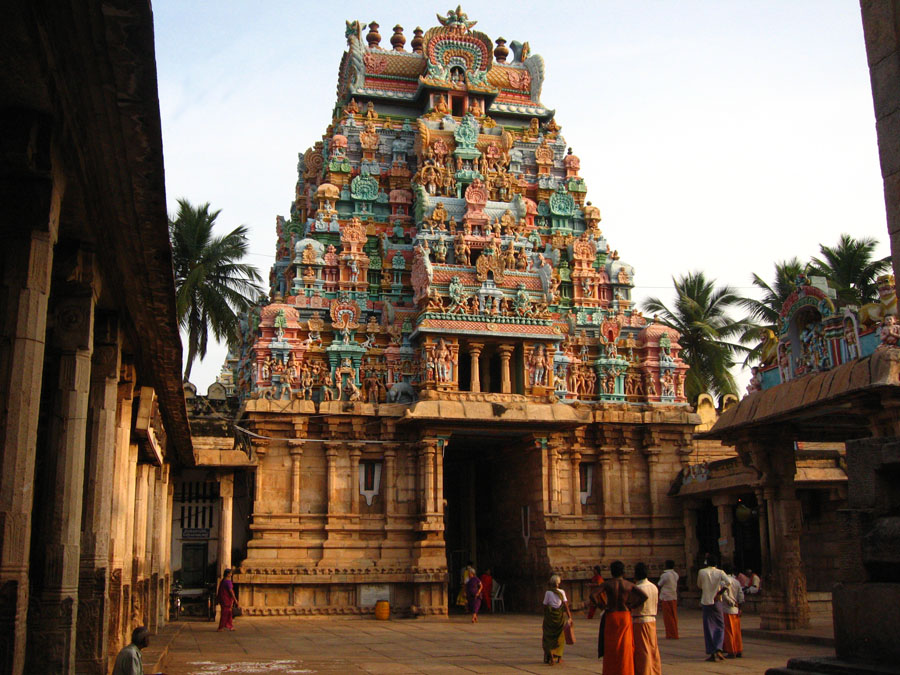 Inside Temple at Tiruchchirappalli.jpg