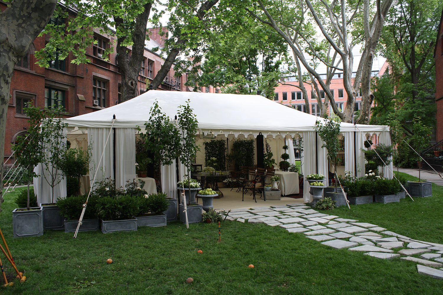 raj-tents-black-and-white-garden-party-maharaja.jpg