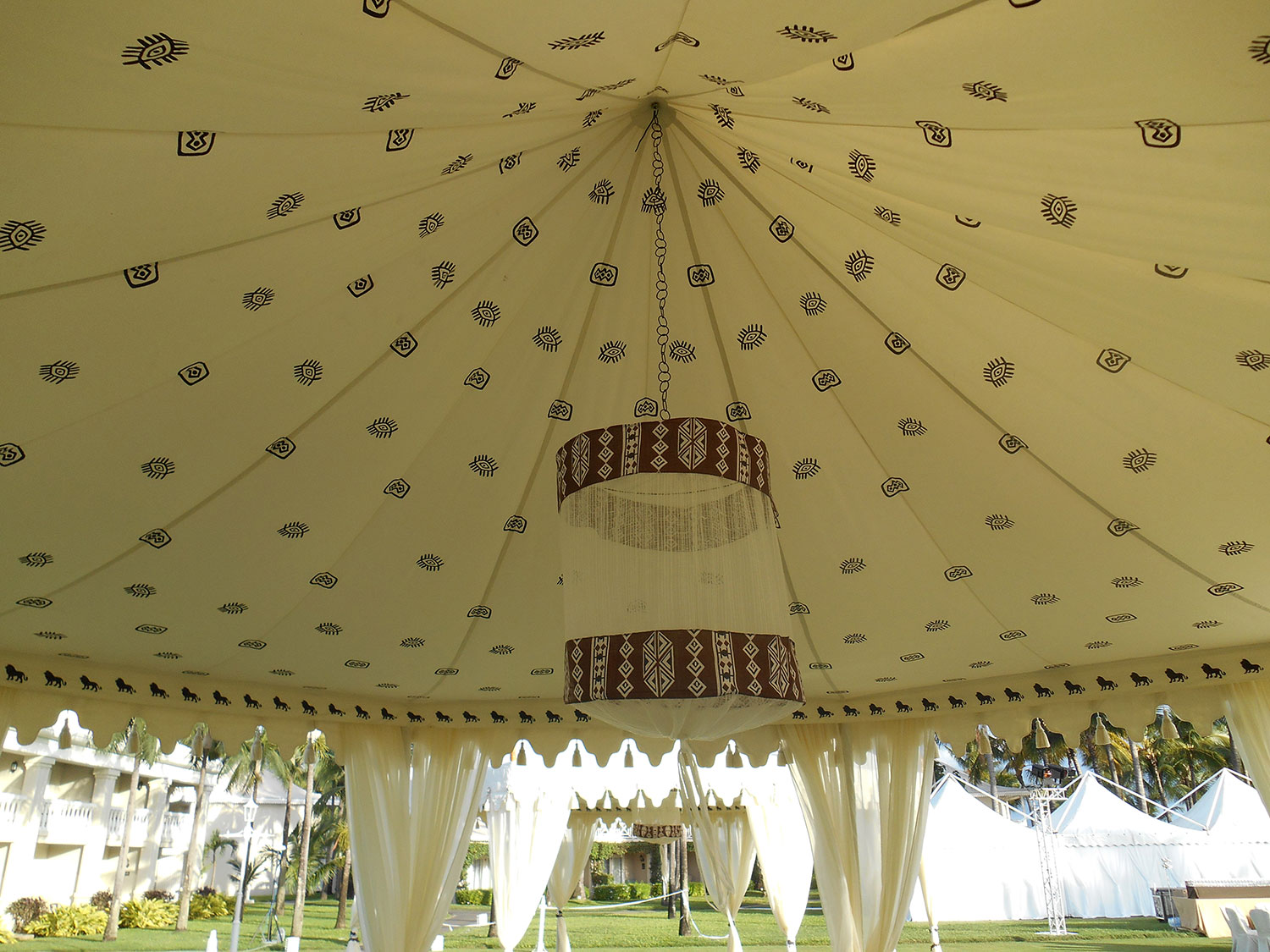 raj-tents-safari-chic-interior-detail.jpg