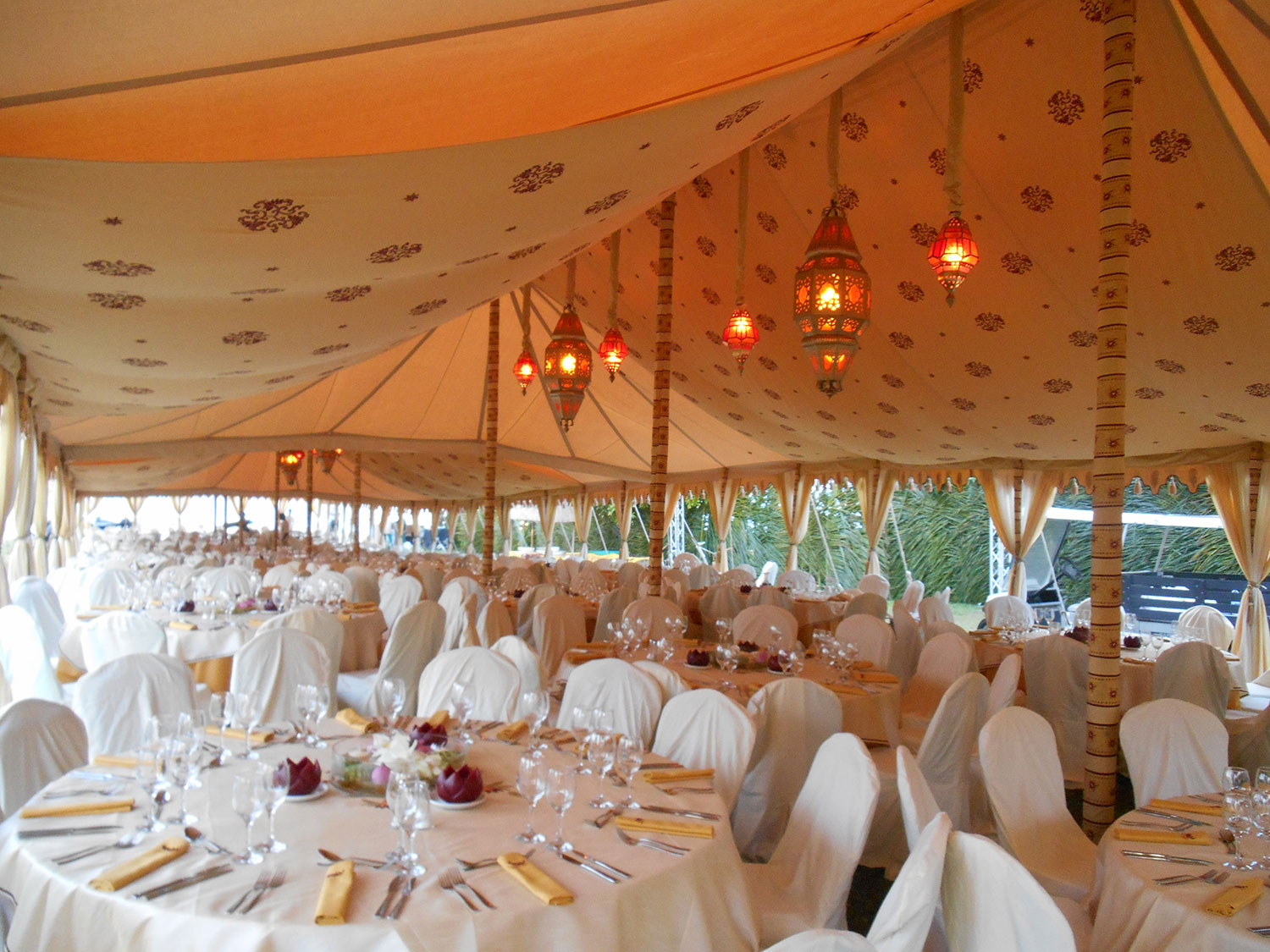 raj-tents-other-themes-safari-chic.jpg