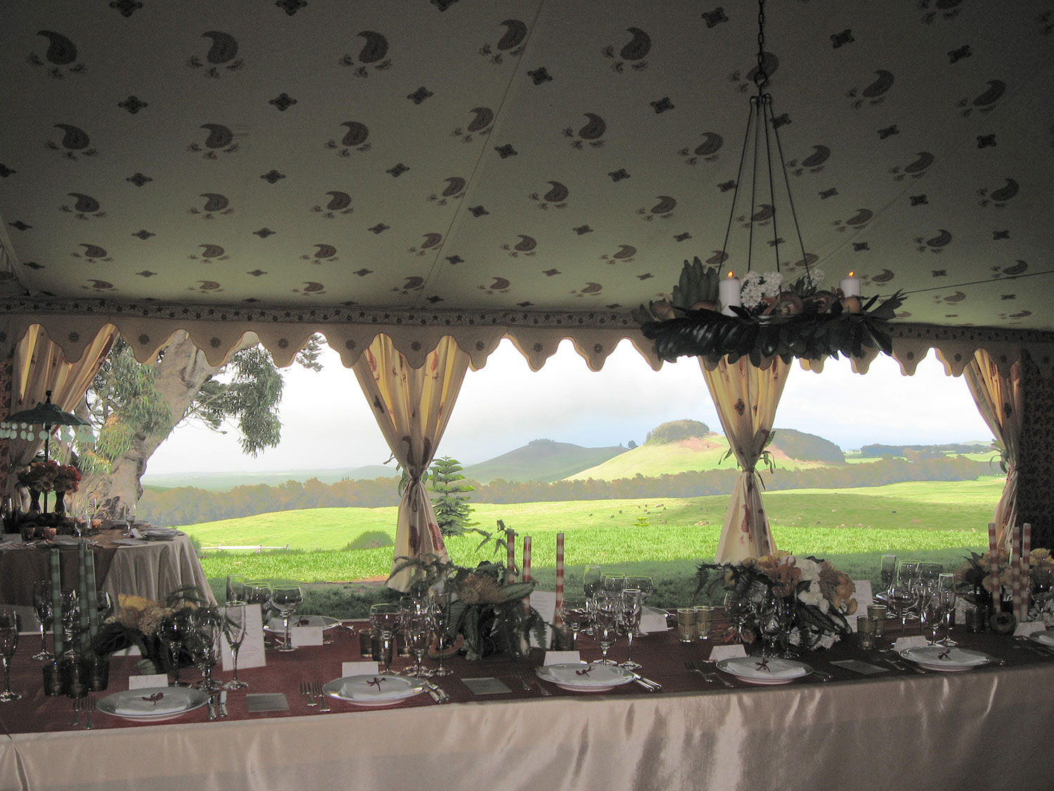 raj-tents-other-themes-safari-chic-frame-tent.jpg