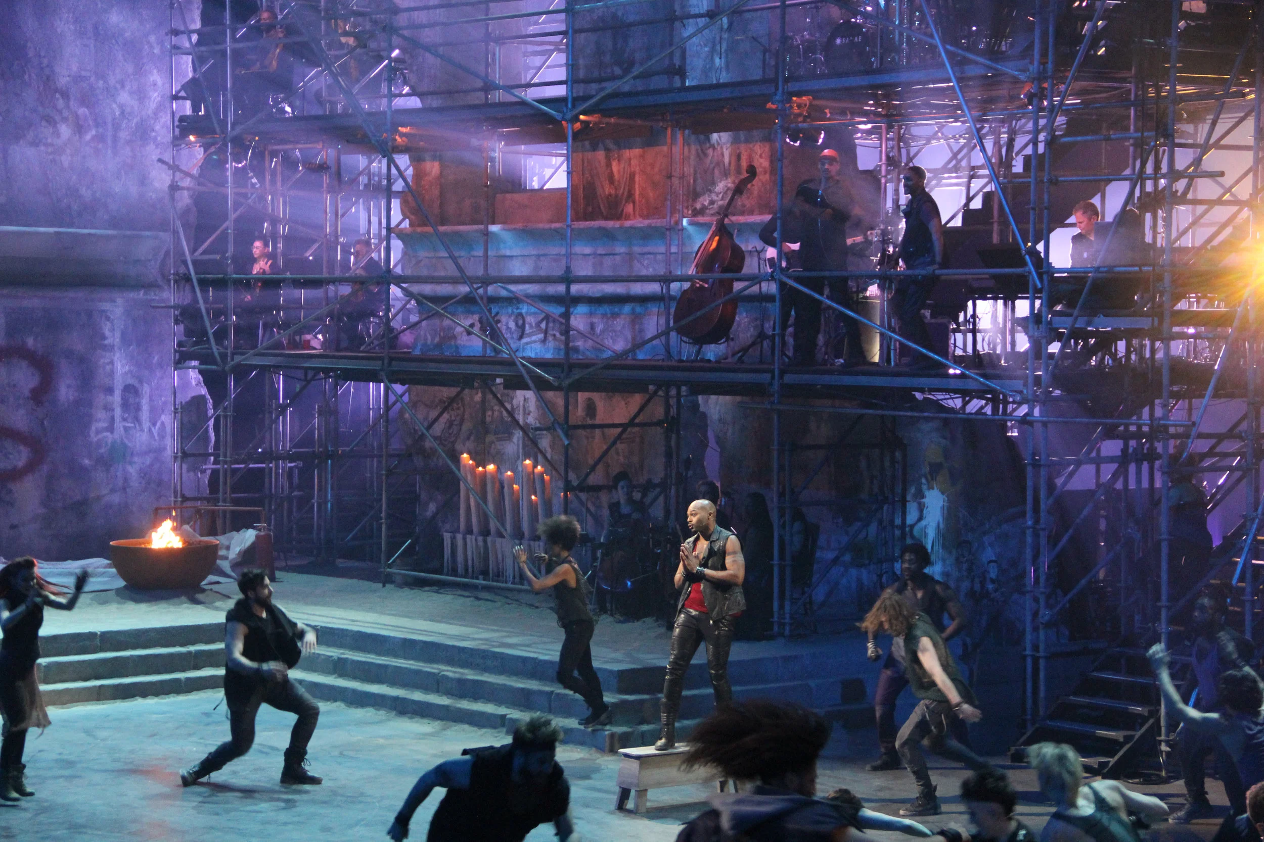 Jesus-Christ-Superstar-Act-01-Heaven-On-Their-Minds-01.jpg