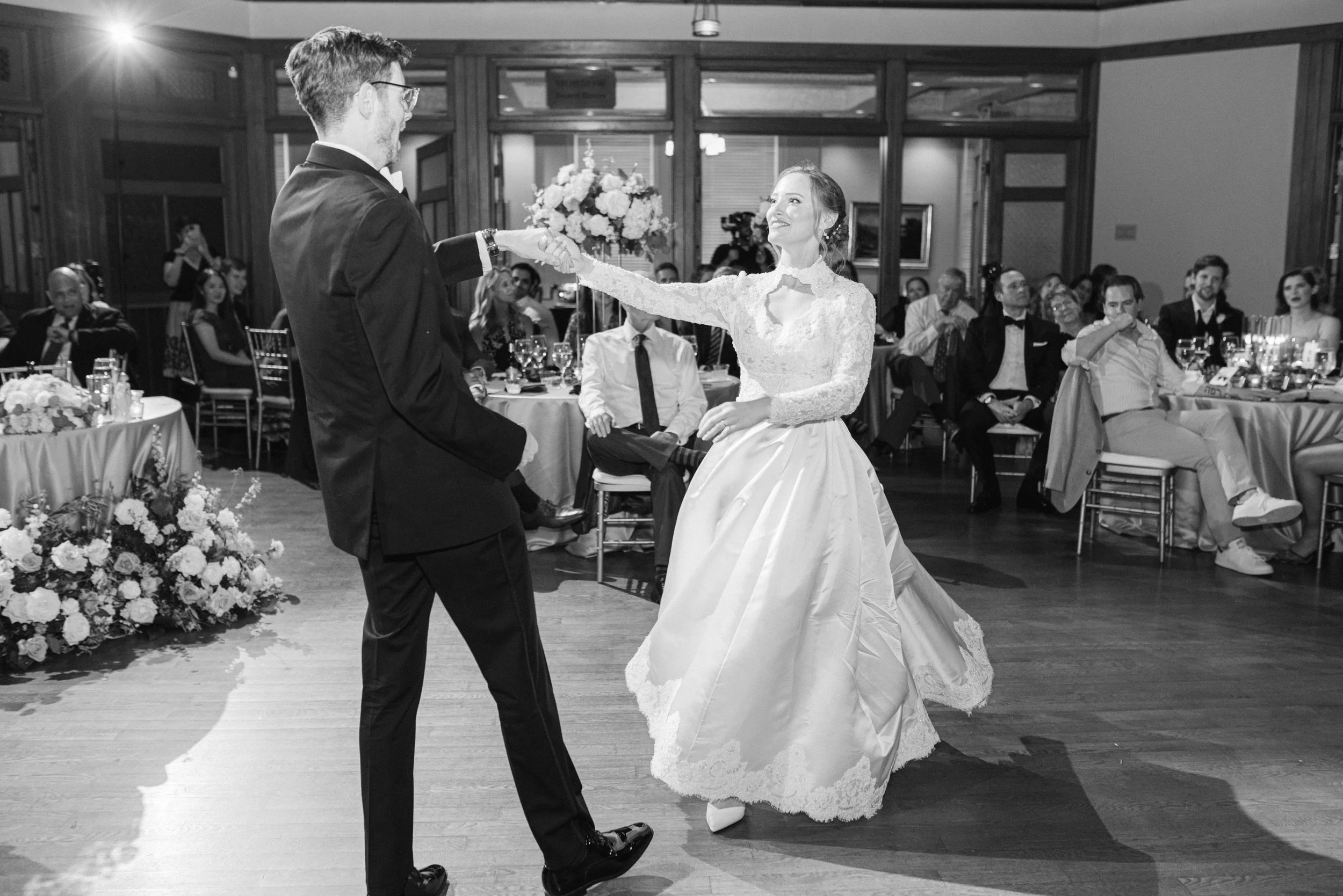 Kristen Bowen Photography, Indianapolis Wedding Photographer, Indiana Landmark Wedding