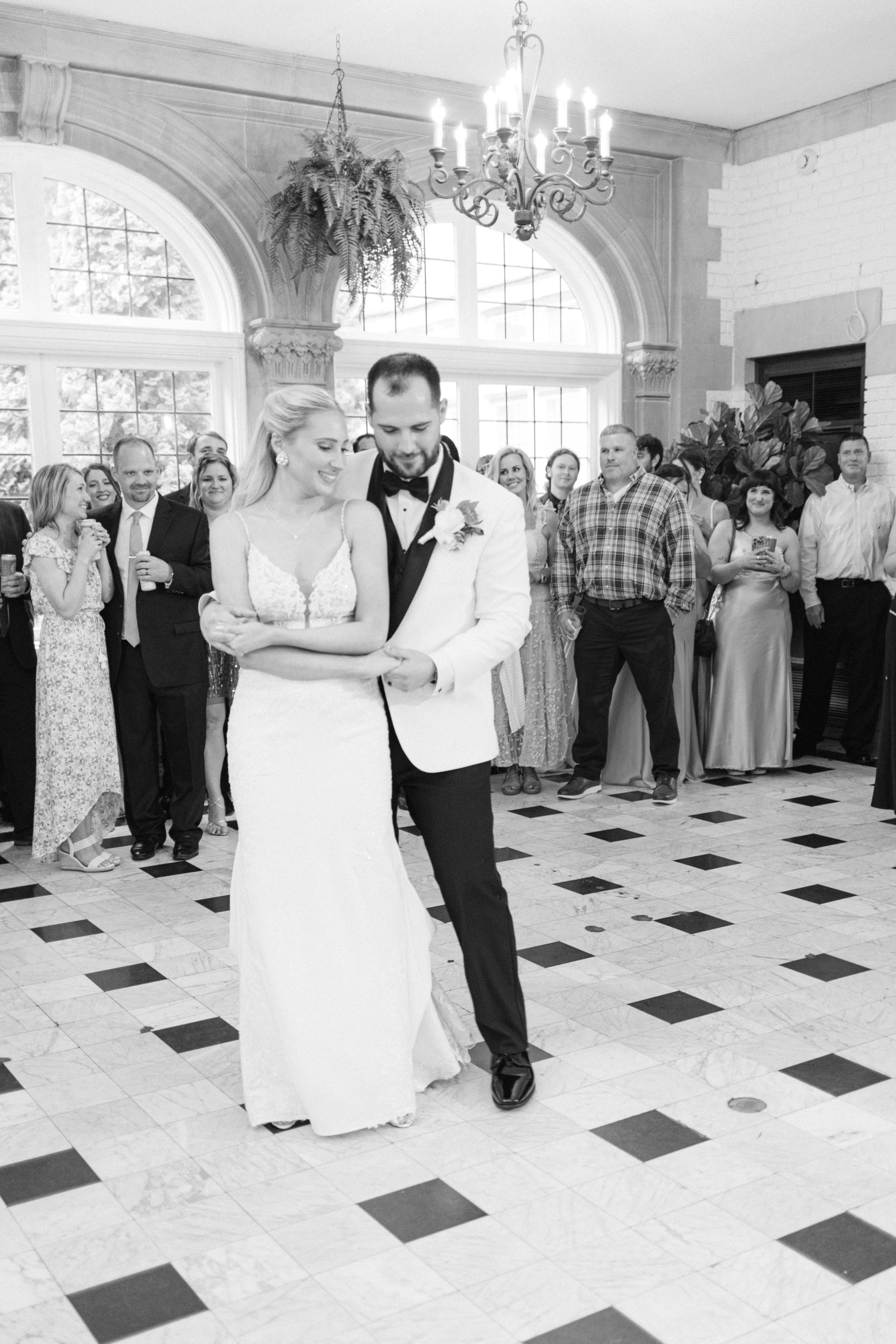 Kristen Bowen Photography, Indianapolis Wedding Photographer, Laurel Hall Wedding, Wedding reception, first dance