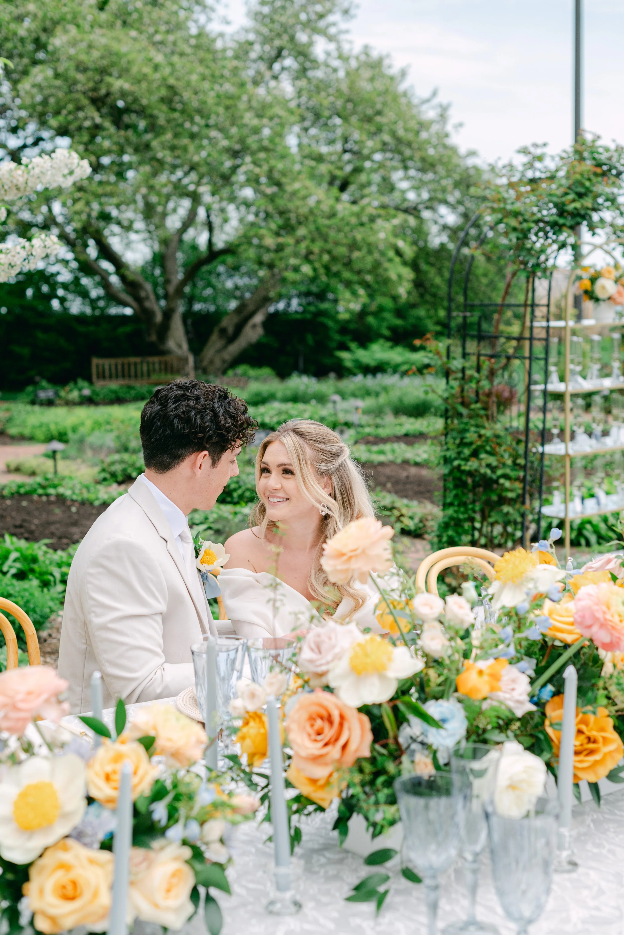 A Classic Garden Wedding at the Detroit War Memorial