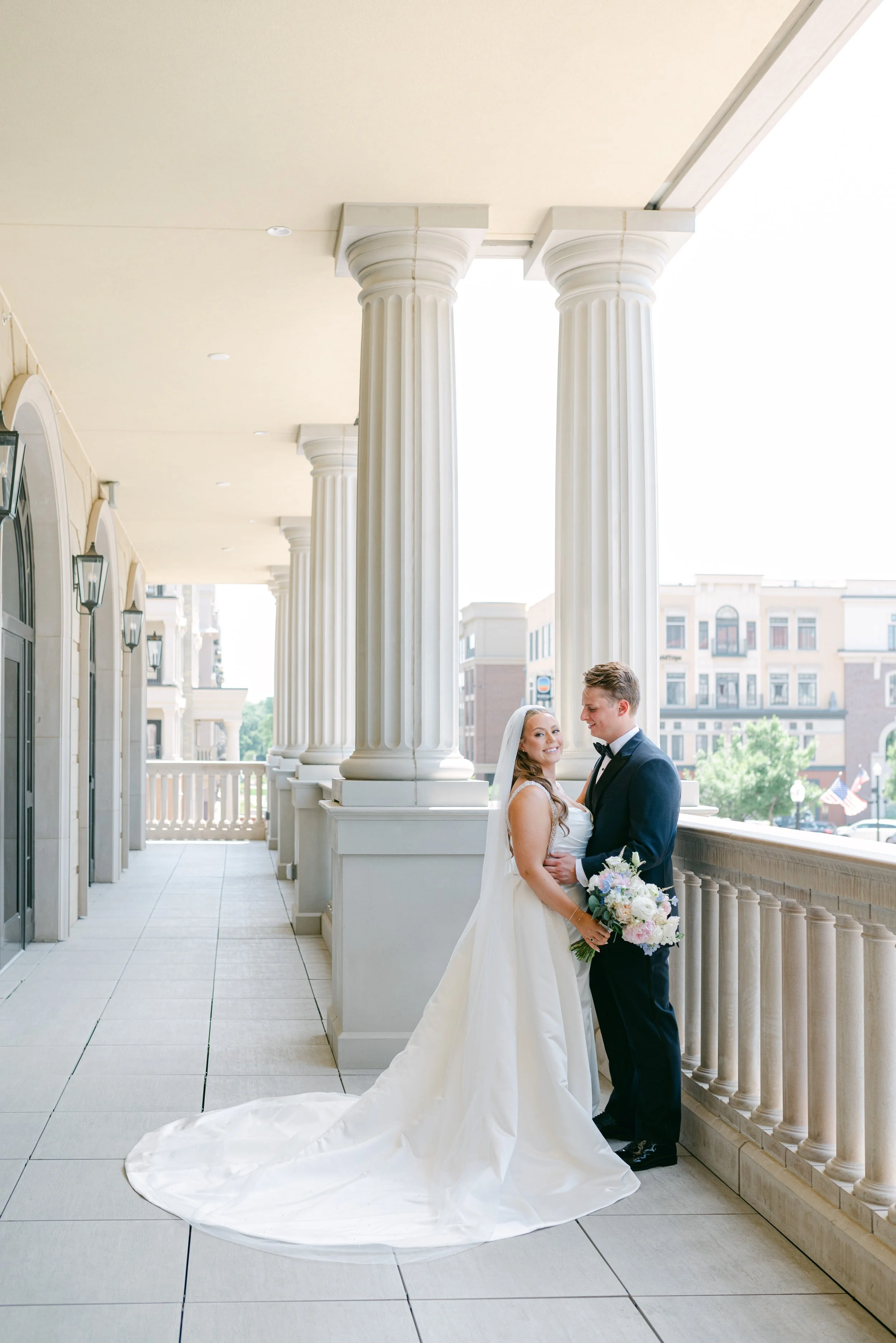 Kristen Bowen Photography, Indianapolis Wedding Photographer, Hotel Carmichael Wedding, Bride and groom portraits