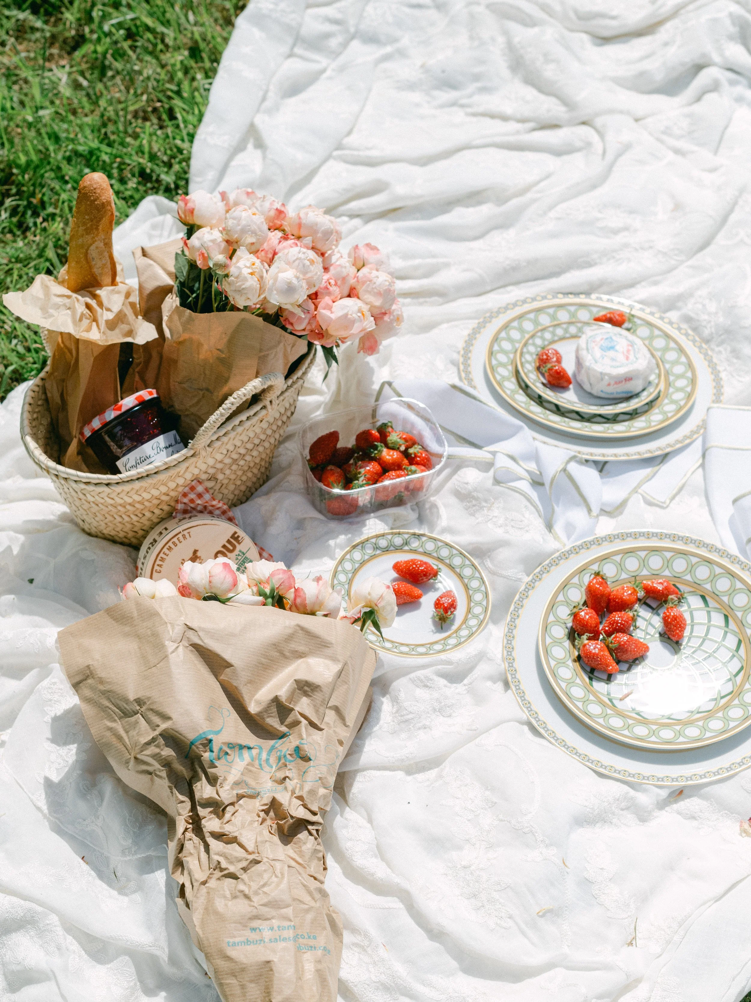 Kristen Bowen Photography, Destination Wedding Photographer, Château du Grand-Lucé engagement, France engagement session, French château engagement photos, Loire Valley engagement photography, fine art wedding photographer