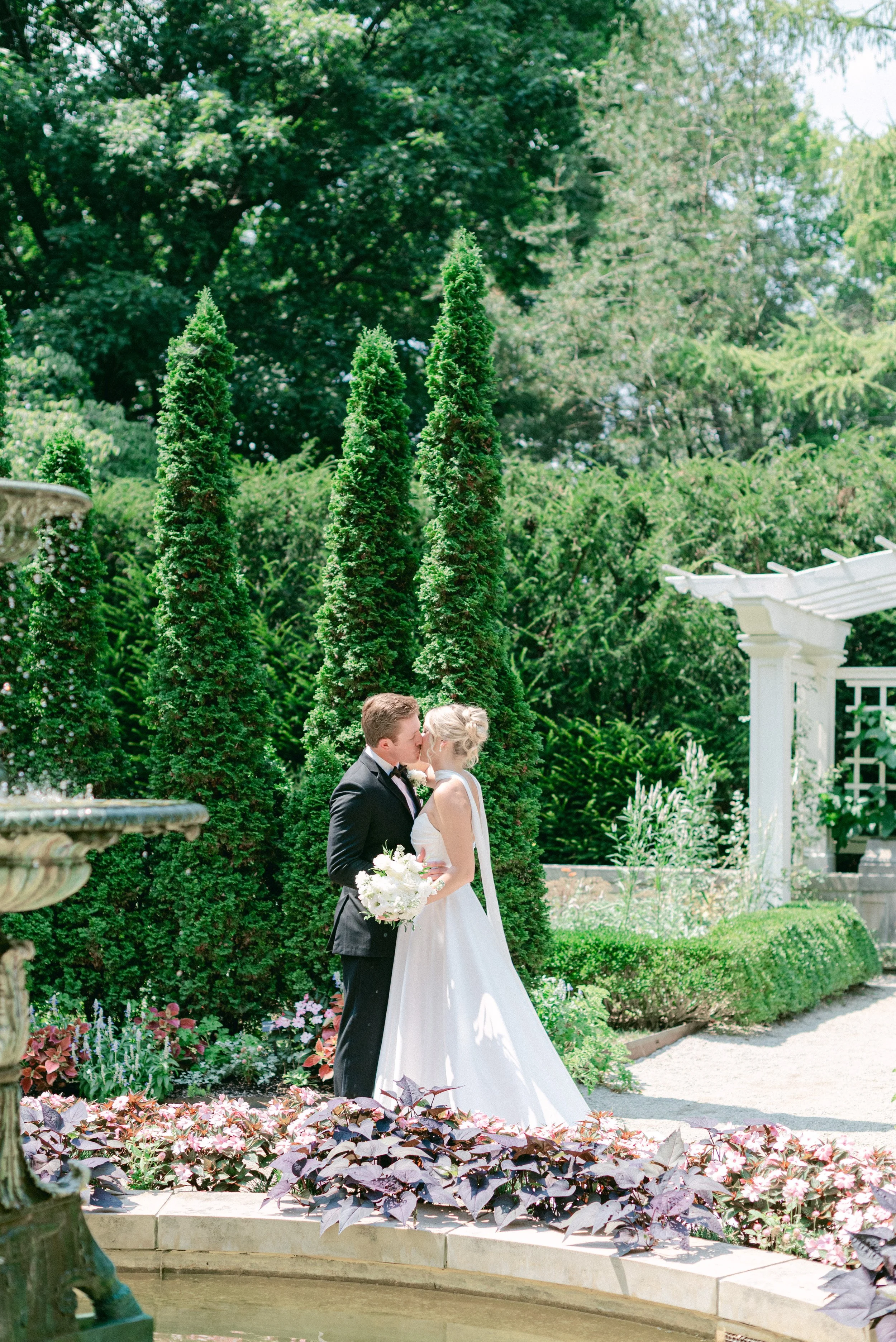 Kristen Bowen Photography, Indianapolis Wedding Photographer, Newfields Wedding, Bride and groom portraits