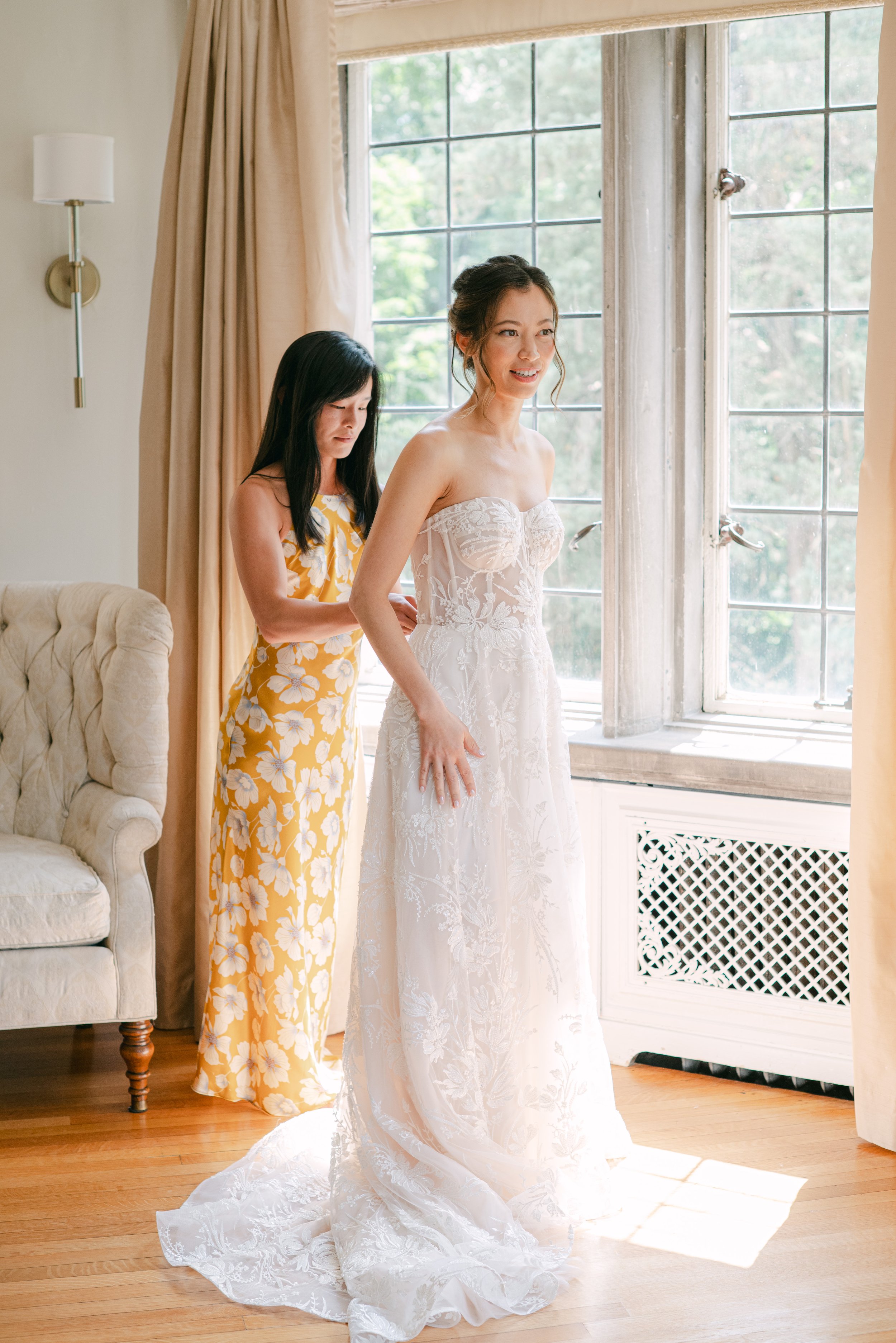Kristen Bowen Photography, Indianapolis Wedding Photographer, Laurel Hall Wedding, Bride getting ready