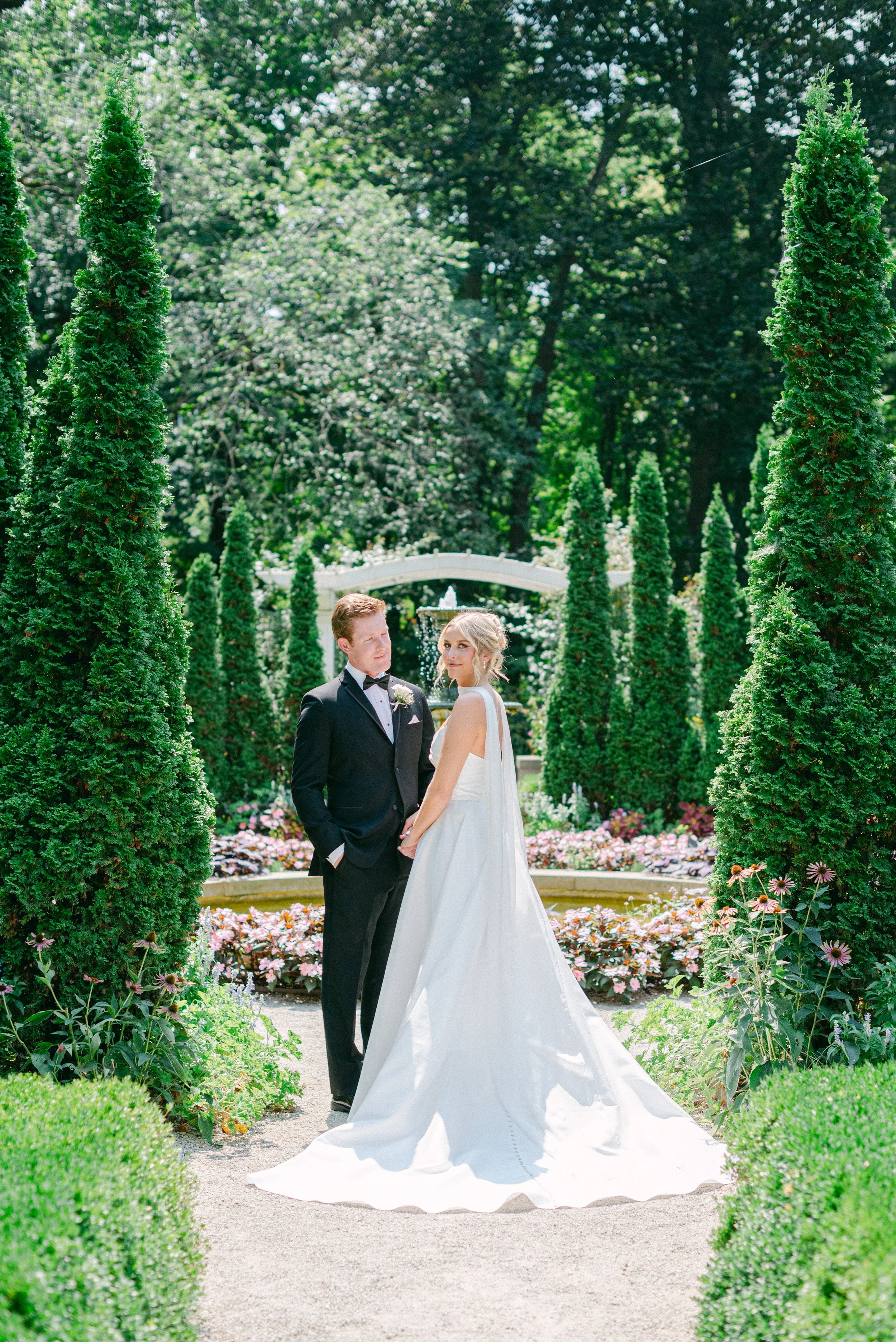 Kristen Bowen Photography, Indianapolis Wedding Photographer, Newfields Wedding, Bride and groom portraits