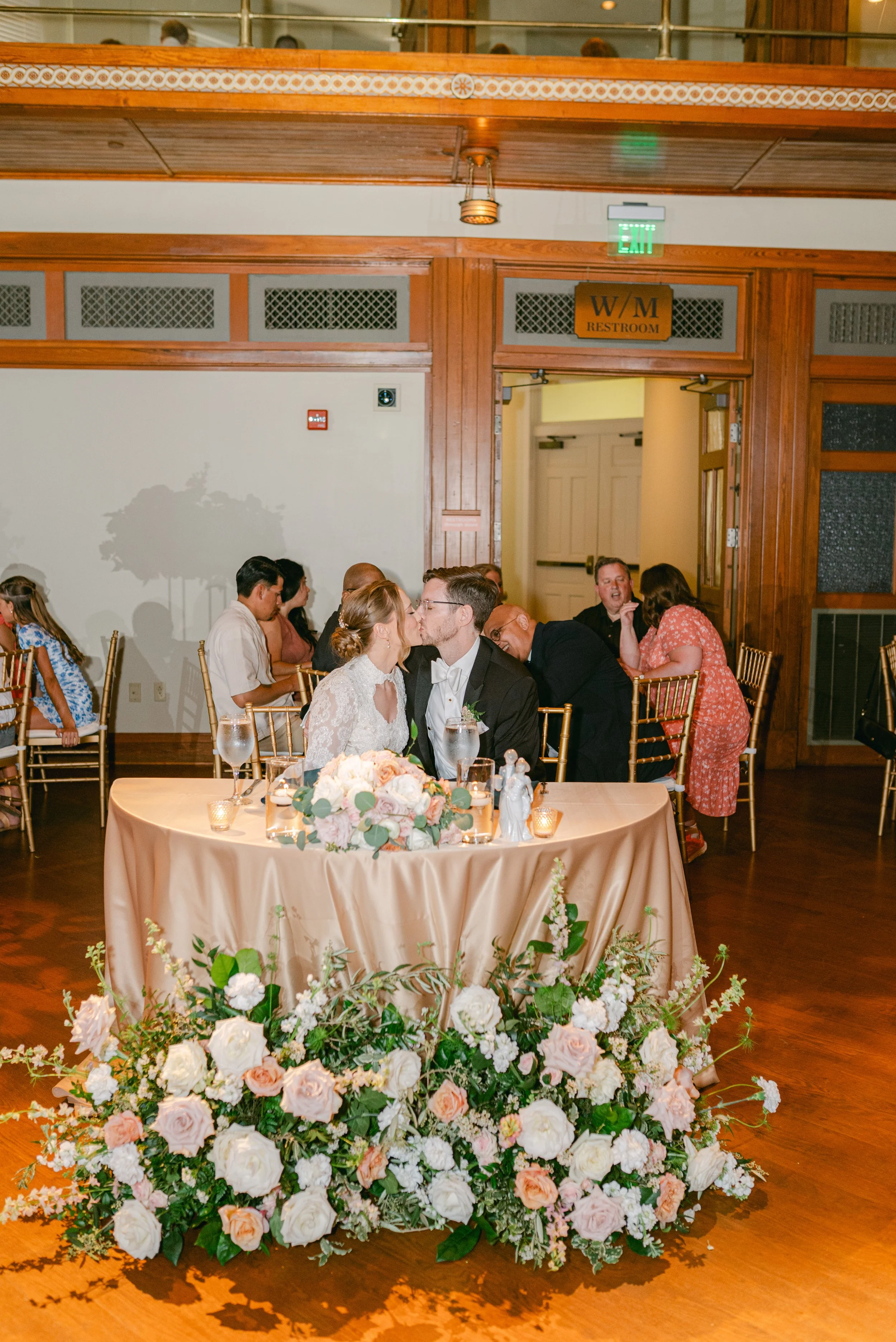 Kristen Bowen Photography, Indianapolis Wedding Photographer, Indiana Landmark Wedding