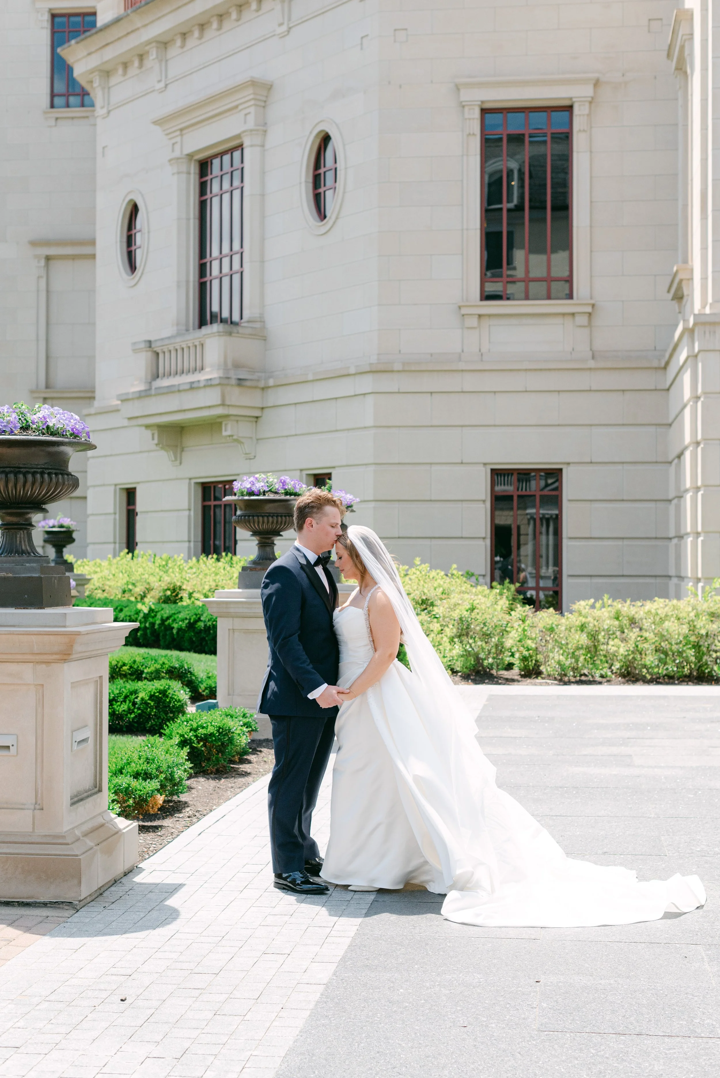 Kristen Bowen Photography, Indianapolis Wedding Photographer, Hotel Carmichael Wedding, Bride and groom portraits