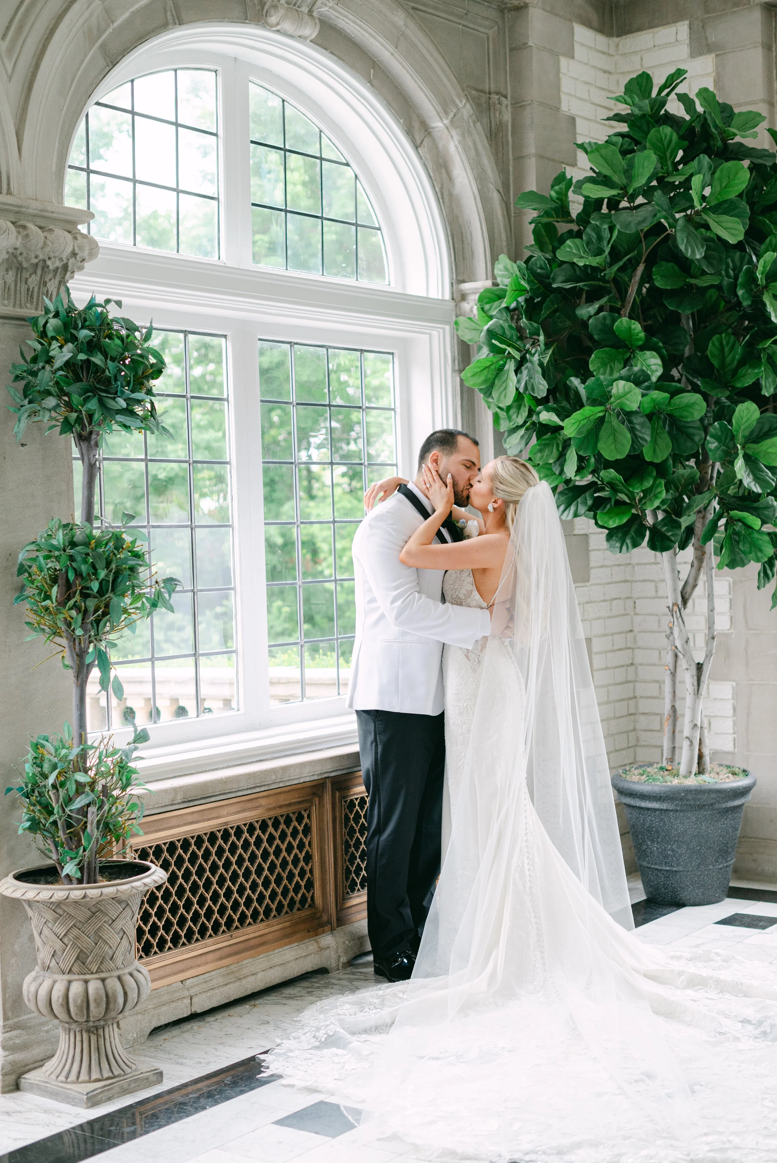Kristen Bowen Photography, Indianapolis Wedding Photographer, Laurel Hall Wedding, Bride and groom portraits