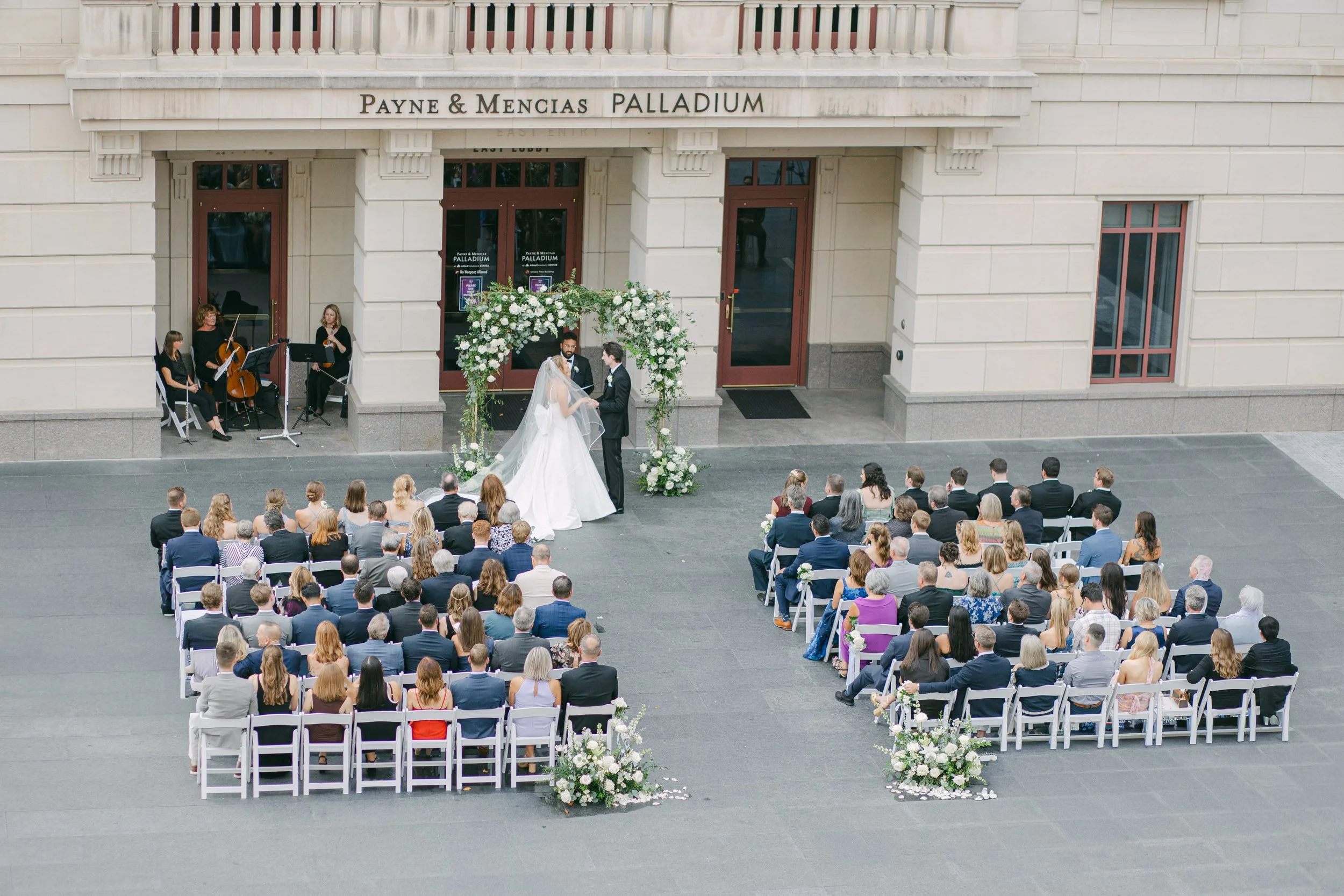 Kristen Bowen Photography, Indianapolis Wedding Photographer, Hotel Carmichael Wedding, wedding ceremony